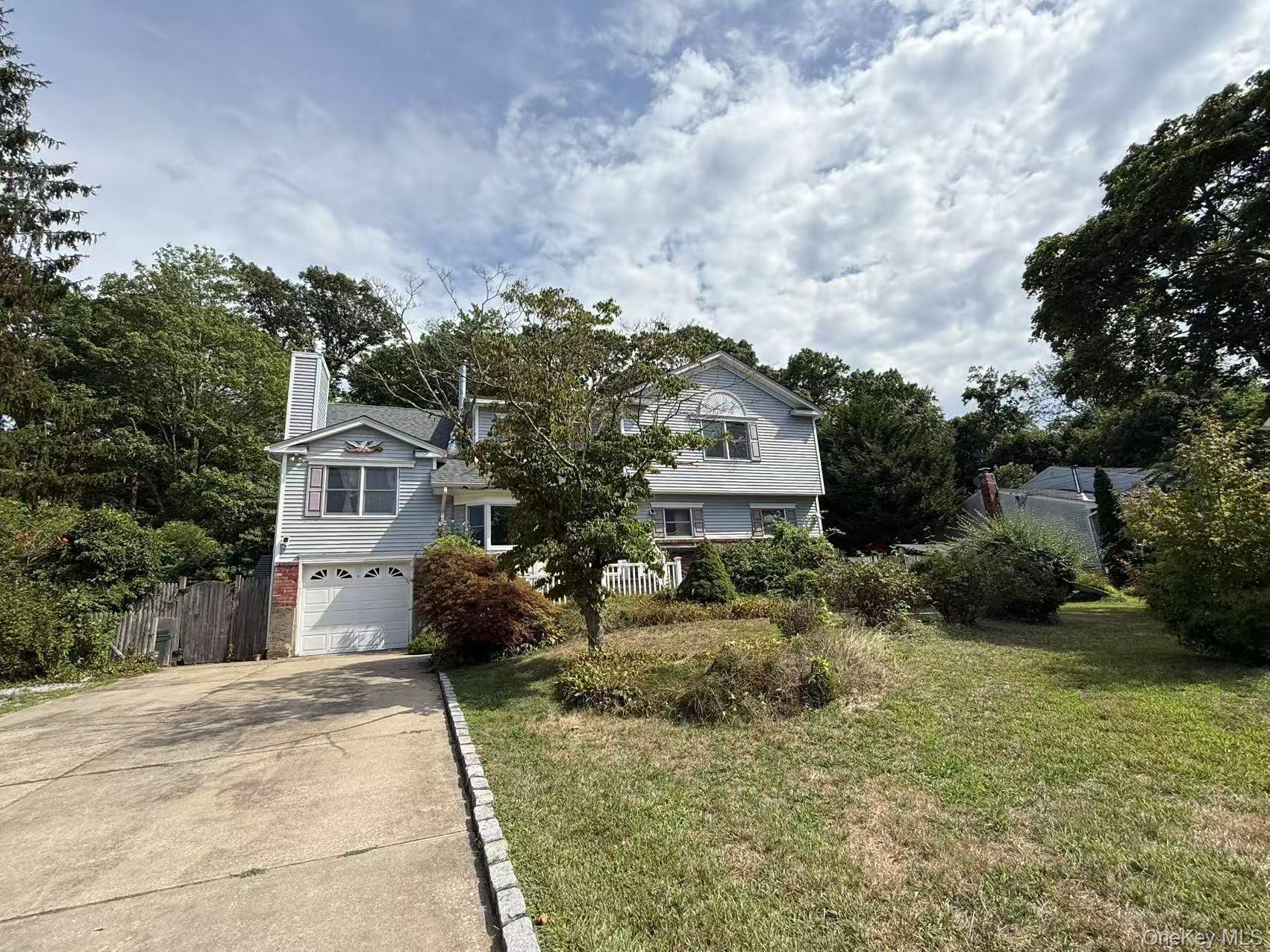 Single Family Glenwood  Suffolk County, NY 11777, MLS-898981-3