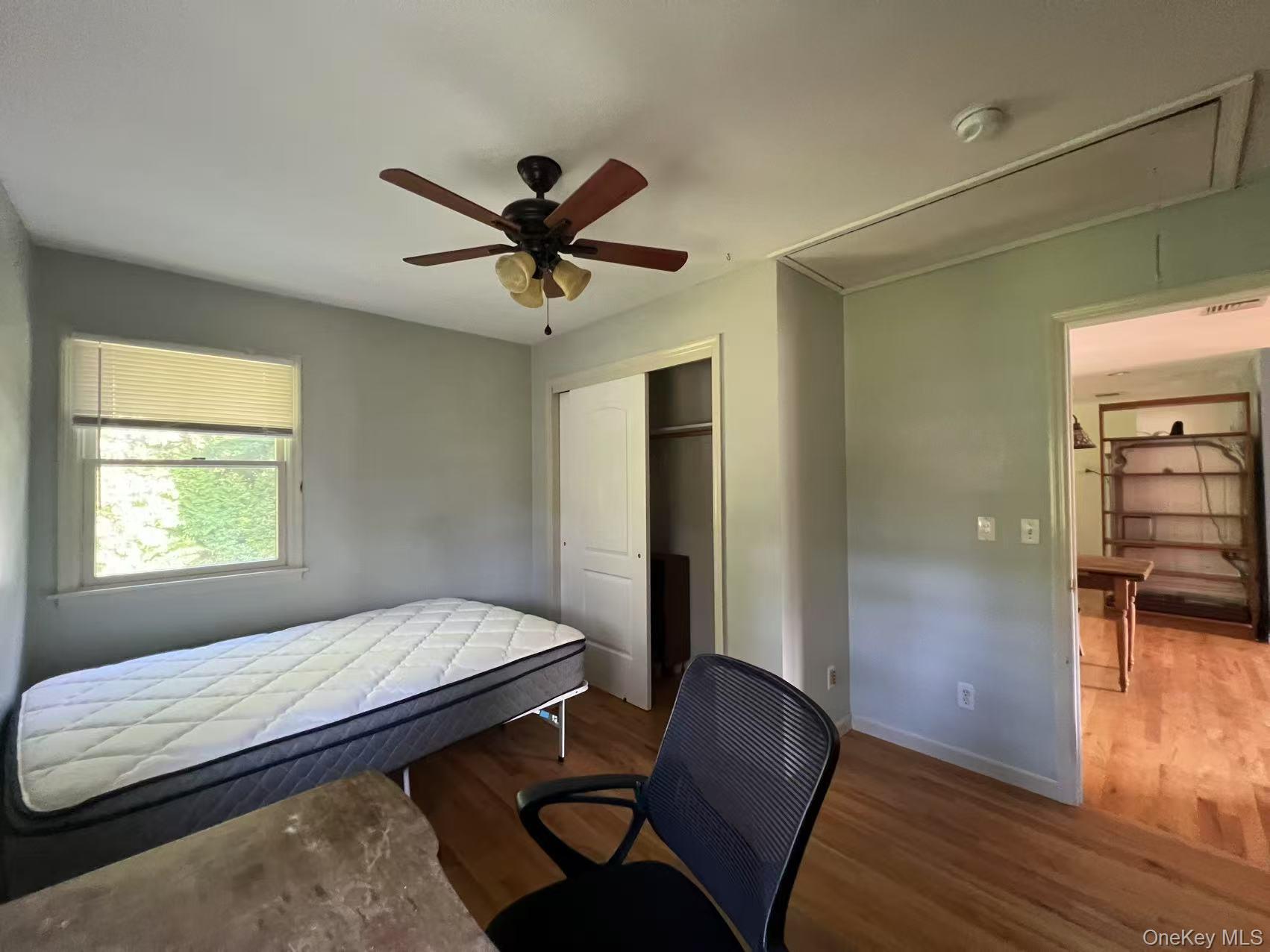 Single Family Glenwood  Suffolk County, NY 11777, MLS-898981-30