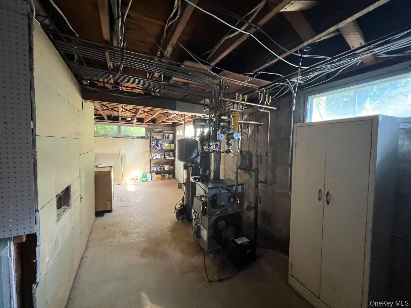 Single Family Glenwood  Suffolk County, NY 11777, MLS-898981-36