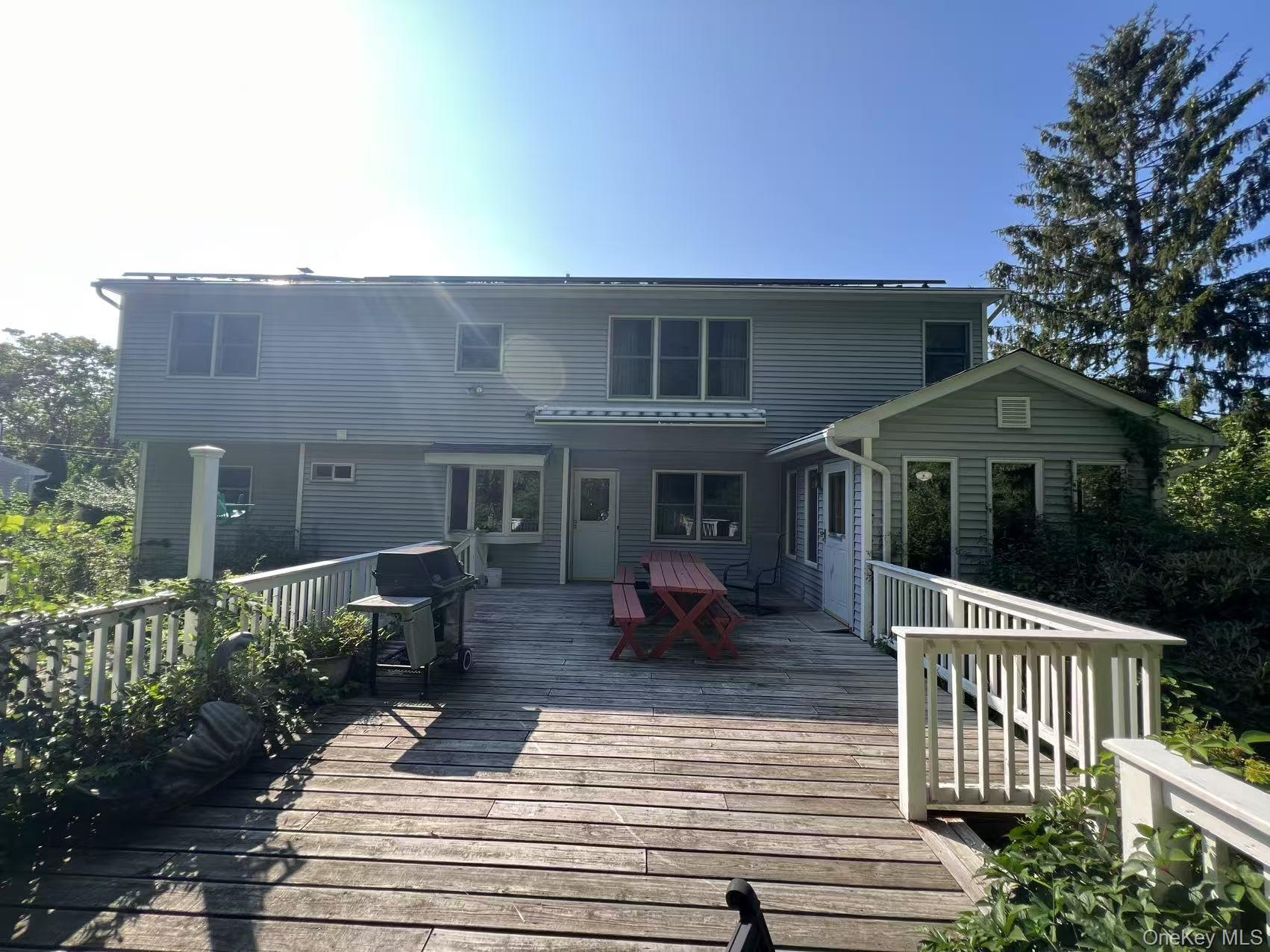 Single Family Glenwood  Suffolk County, NY 11777, MLS-898981-39