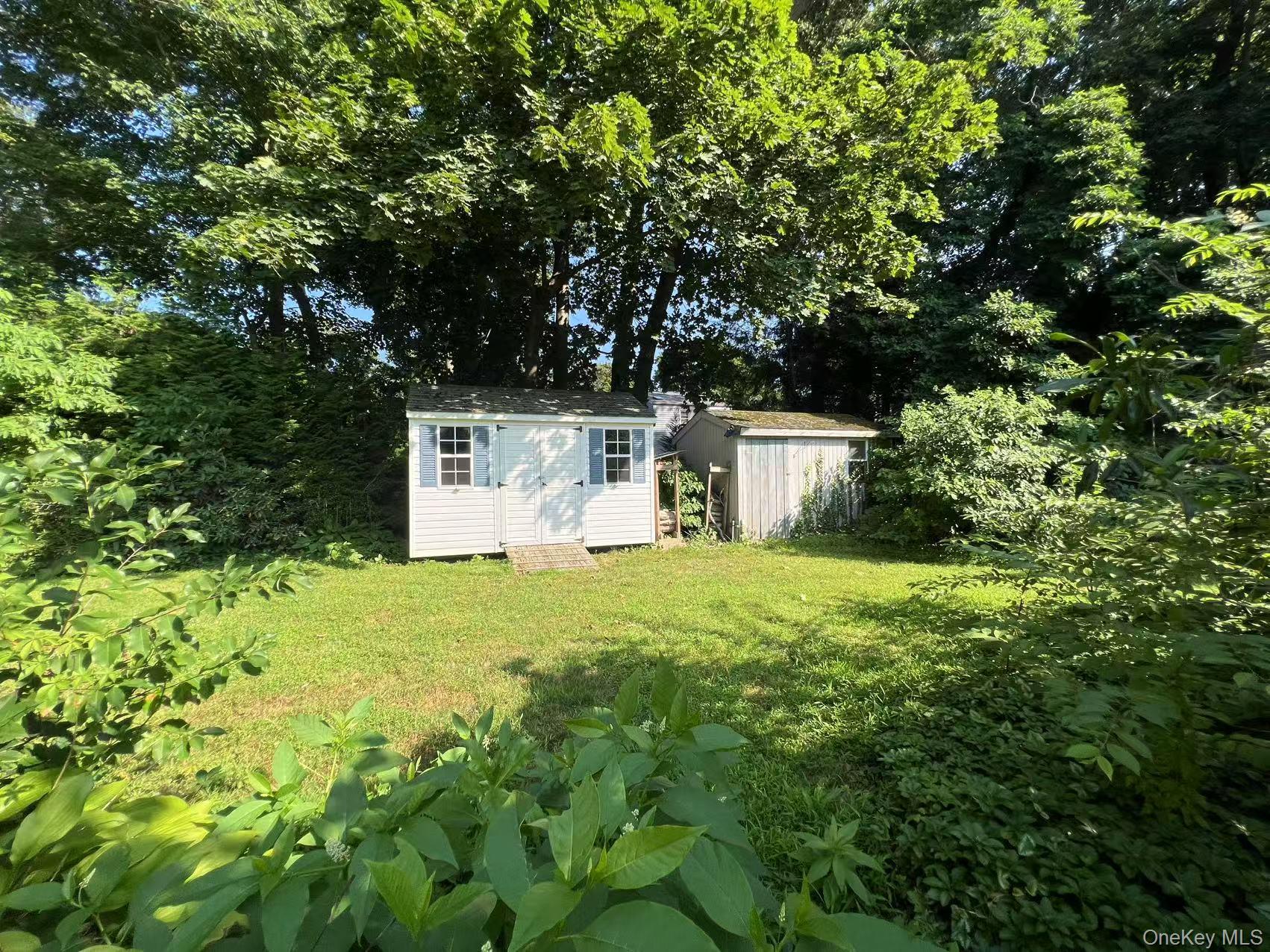 Single Family Glenwood  Suffolk County, NY 11777, MLS-898981-42