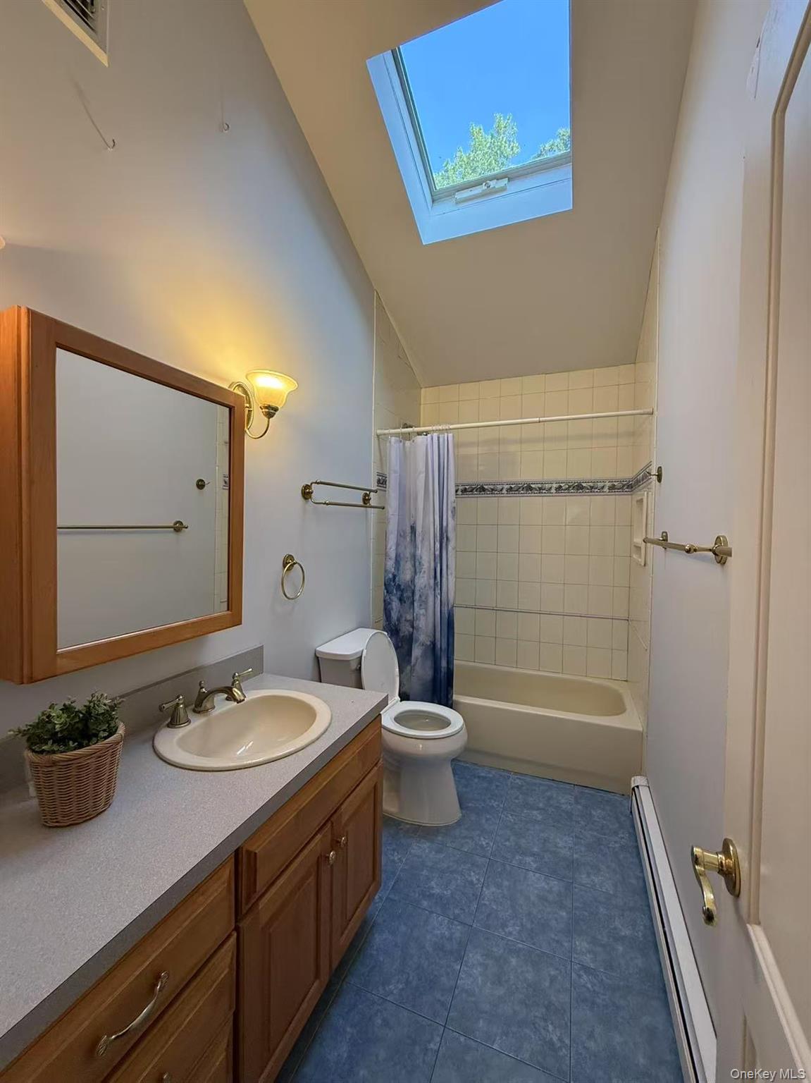 Single Family Glenwood  Suffolk County, NY 11777, MLS-898981-8