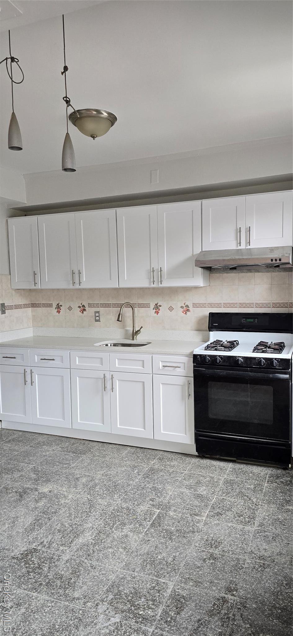 Single Family 79th  Queens, NY 11373, MLS-899014-5