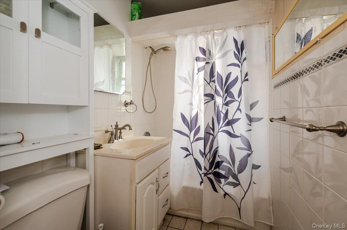 Single Family Woodhull Bronx, NY 10469, MLS-899025-13