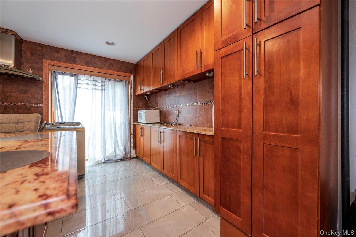 Single Family Woodhull Bronx, NY 10469, MLS-899025-8