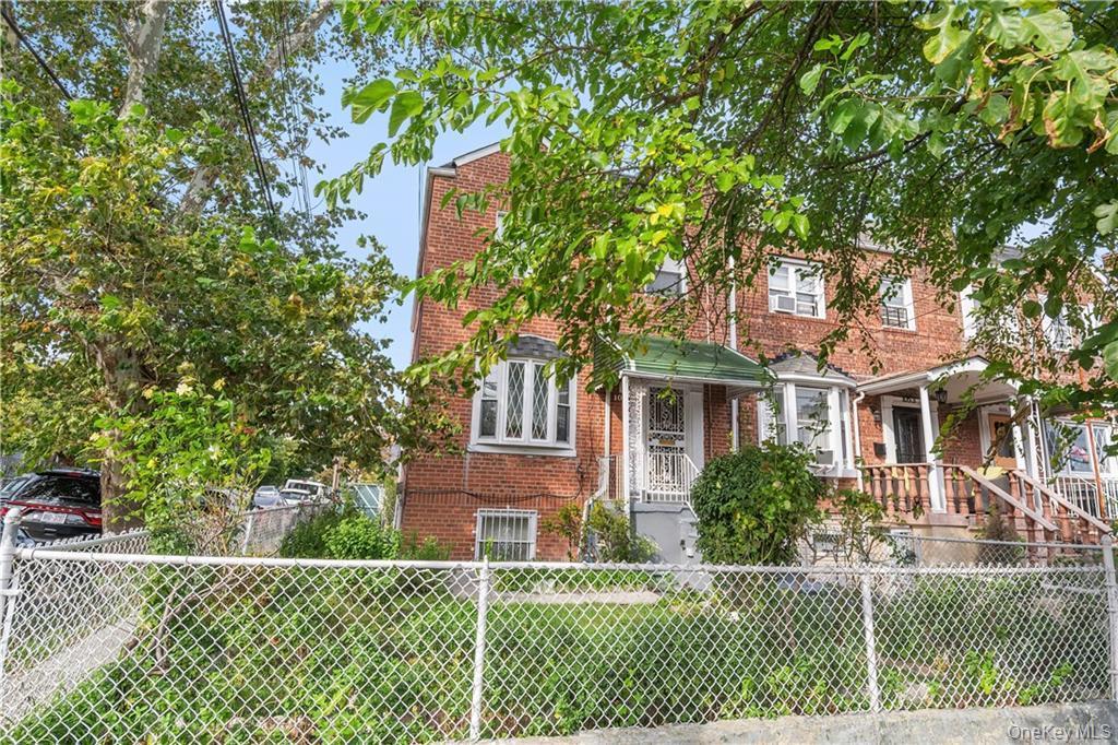 Single Family Duncan  Bronx, NY 10469, MLS-899032-18