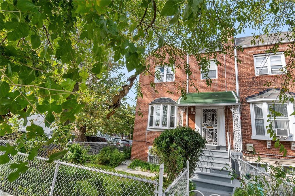 Single Family Duncan  Bronx, NY 10469, MLS-899032-2