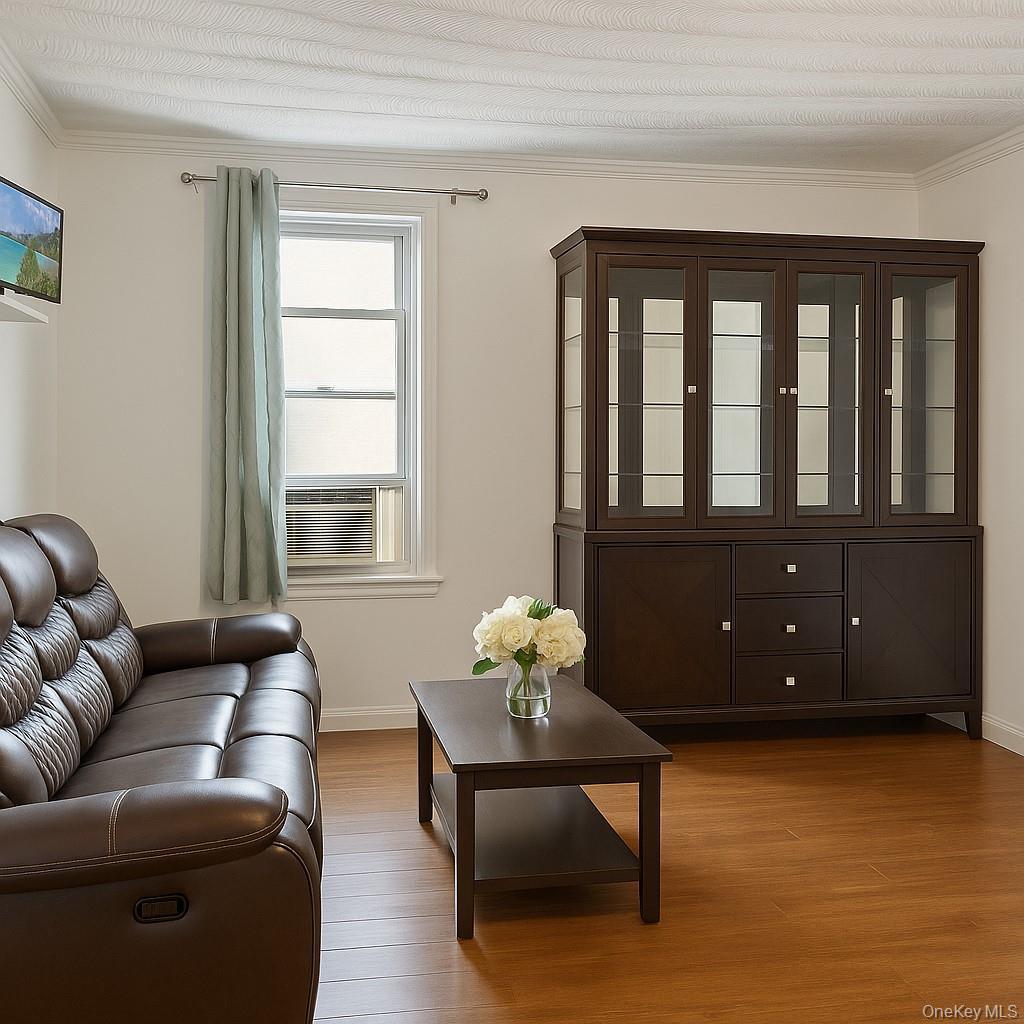 Single Family Duncan  Bronx, NY 10469, MLS-899032-3