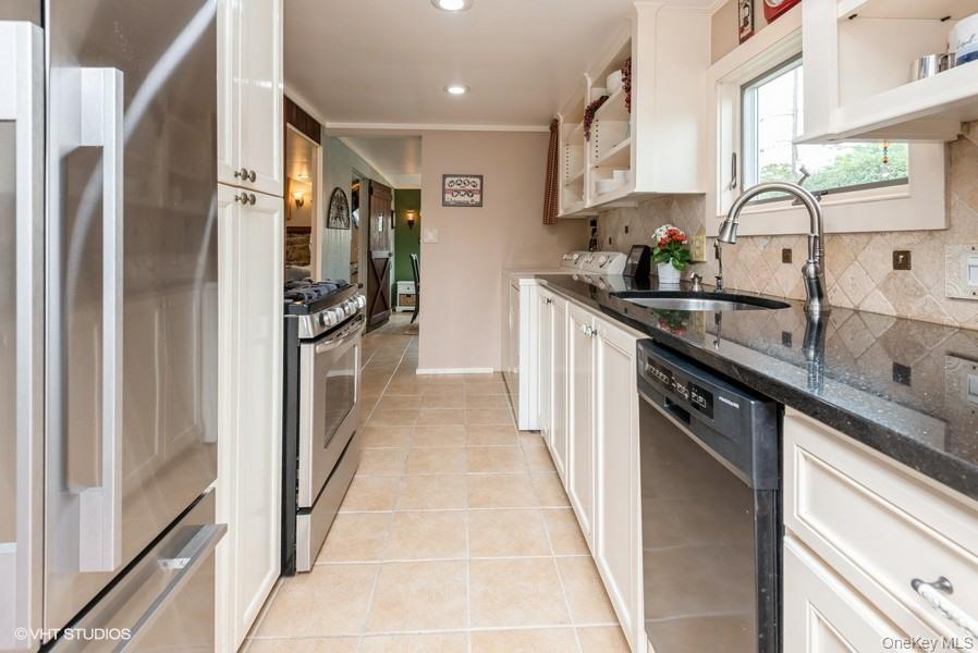 Single Family Stuart  Suffolk County, NY 11702, MLS-899067-16