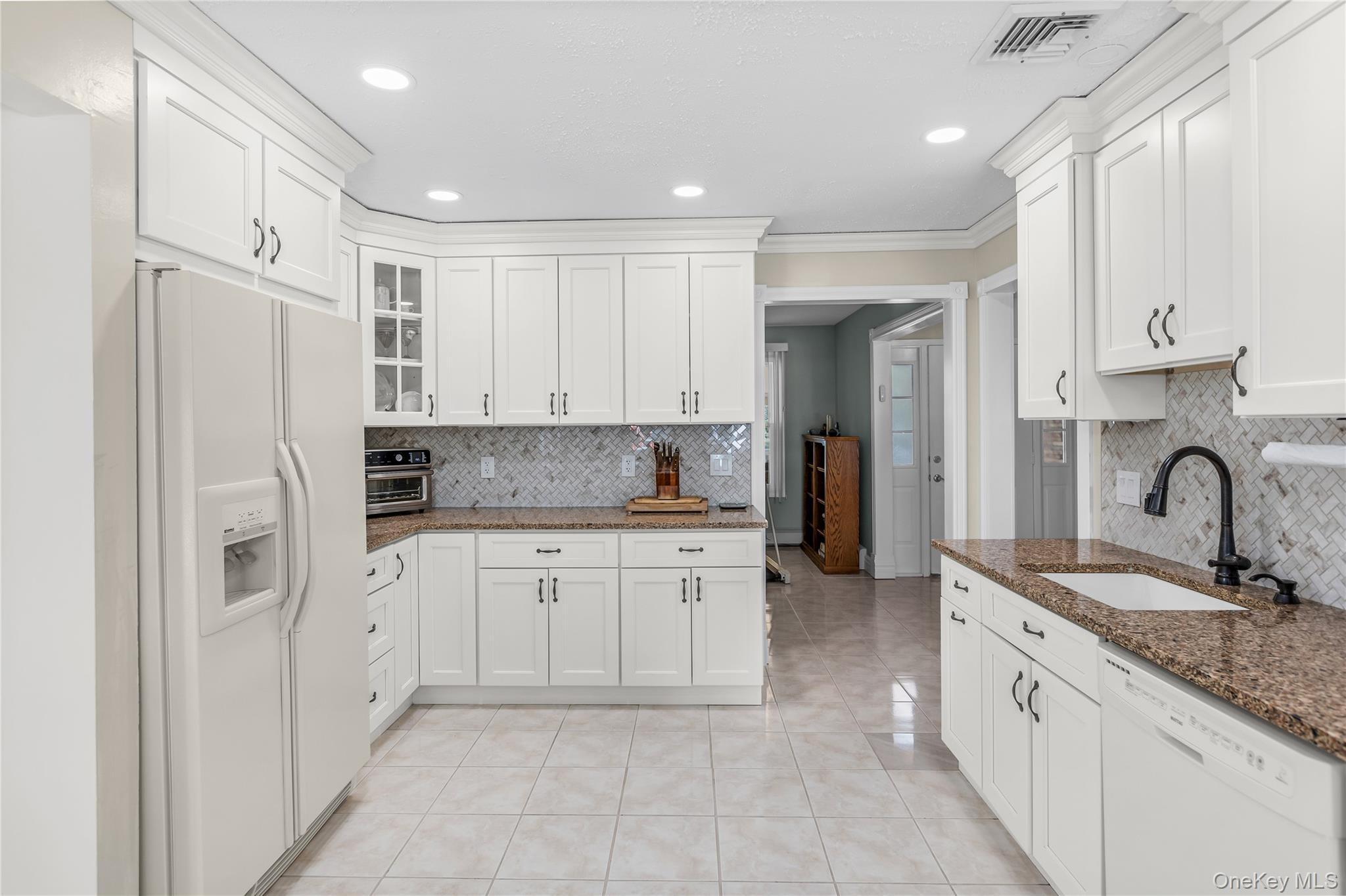 Single Family Forest Suffolk County, NY 11720, MLS-899167-6