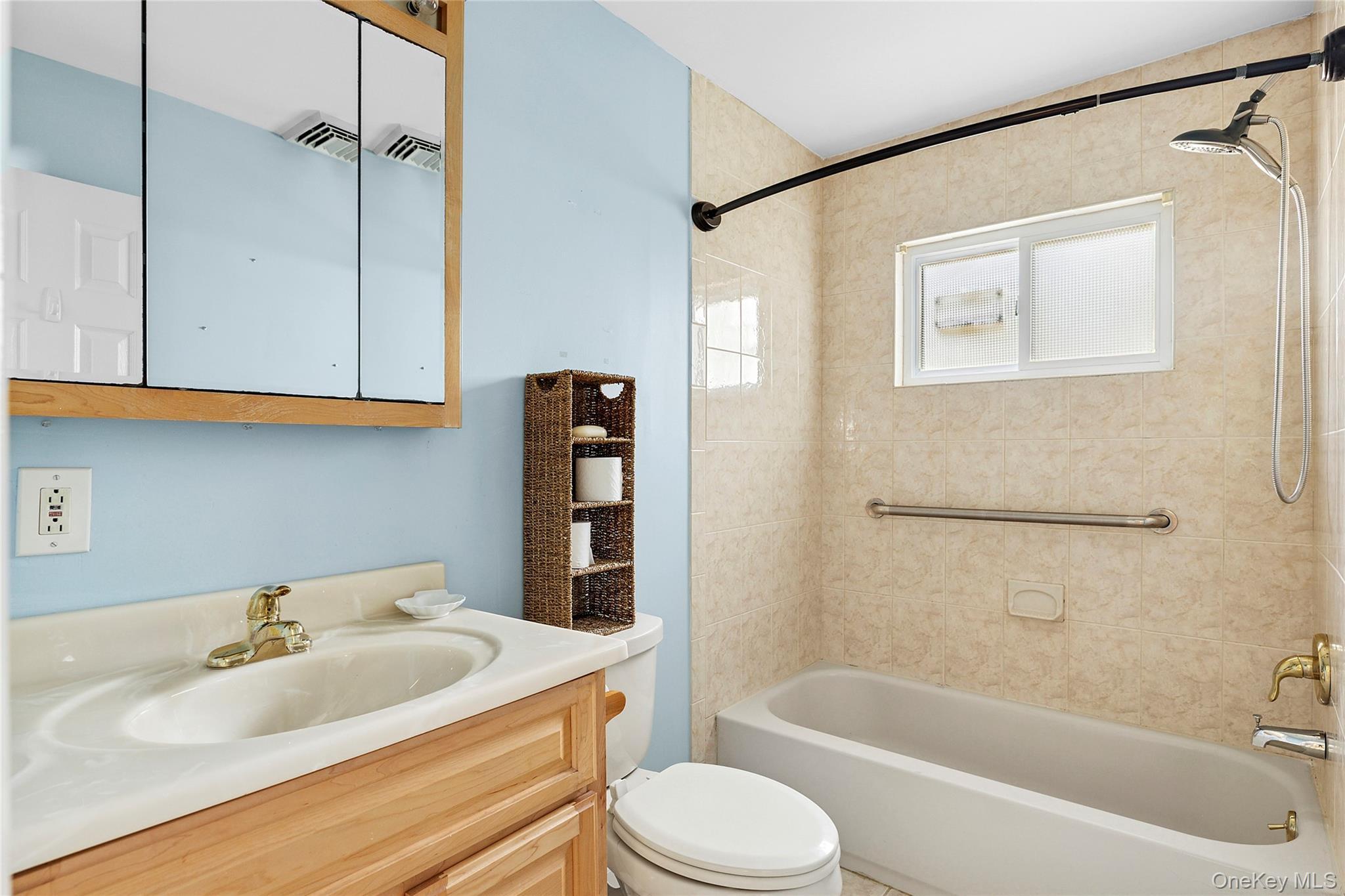 Single Family Dogwood  Suffolk County, NY 11778, MLS-899256-6