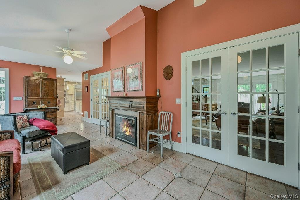 Single Family Green Hill Suffolk County, NY 11944, MLS-899283-25