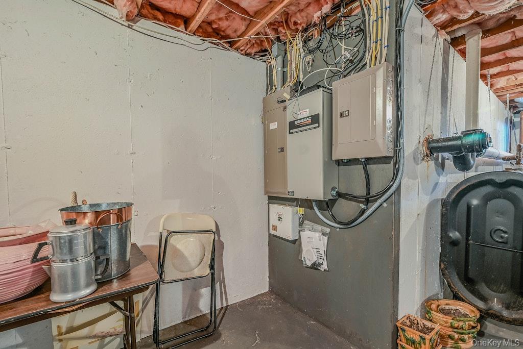 Single Family Green Hill  Suffolk County, NY 11944, MLS-899283-43