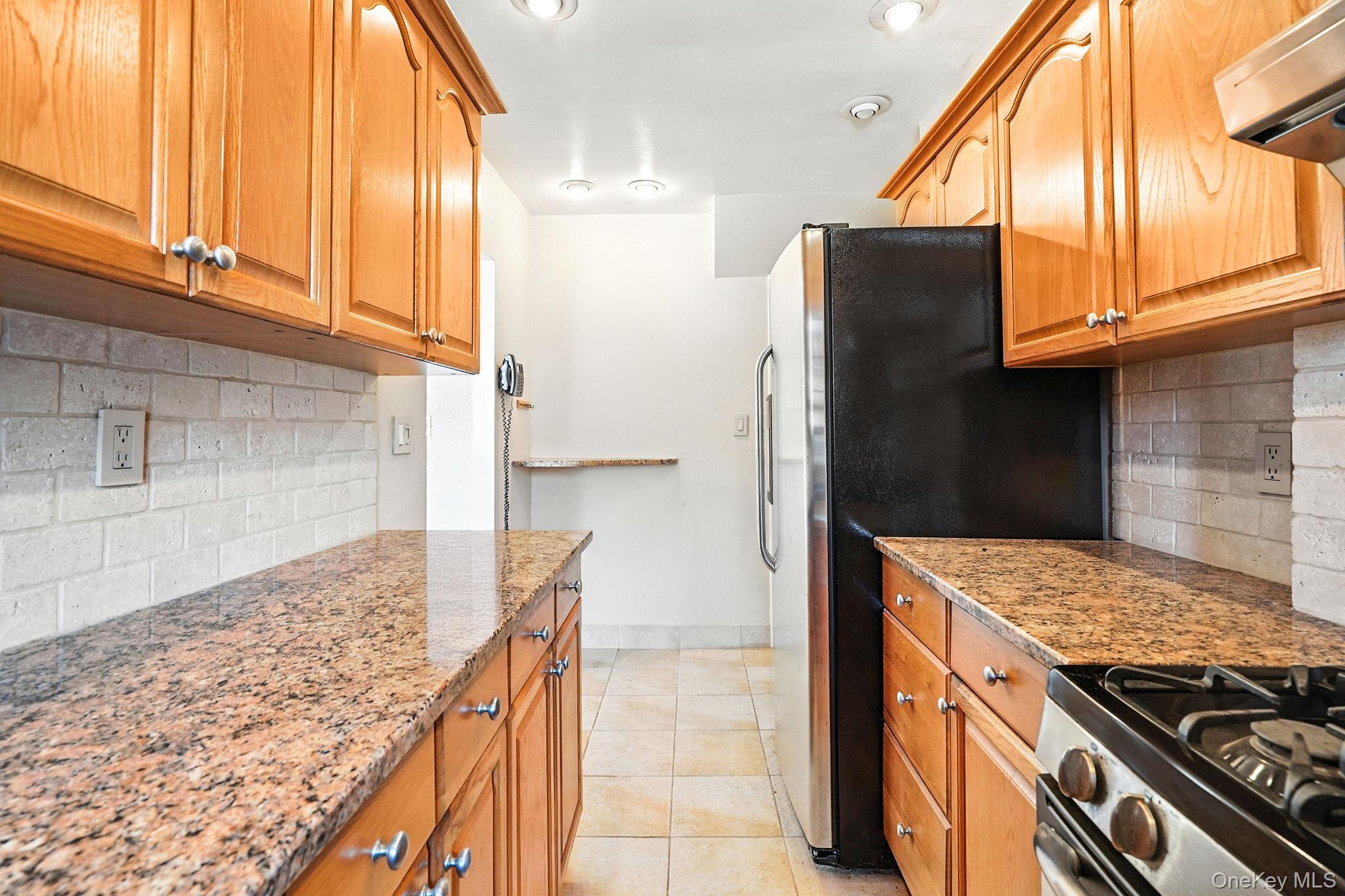 Single Family Rhinelander  Bronx, NY 10461, MLS-899341-11