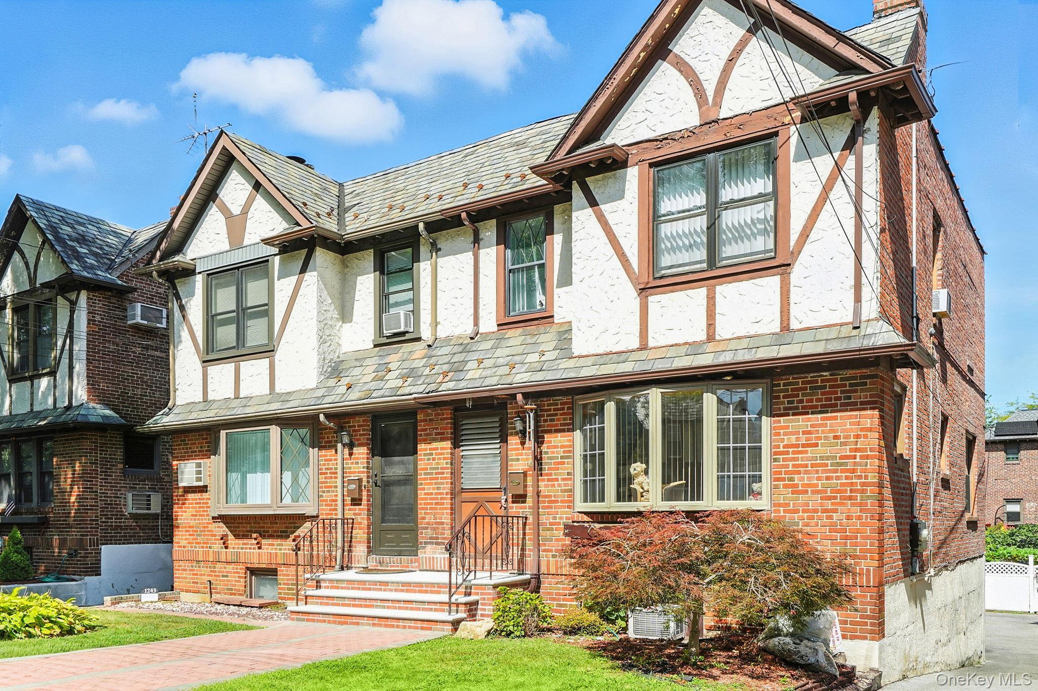 Single Family Rhinelander  Bronx, NY 10461, MLS-899341-2