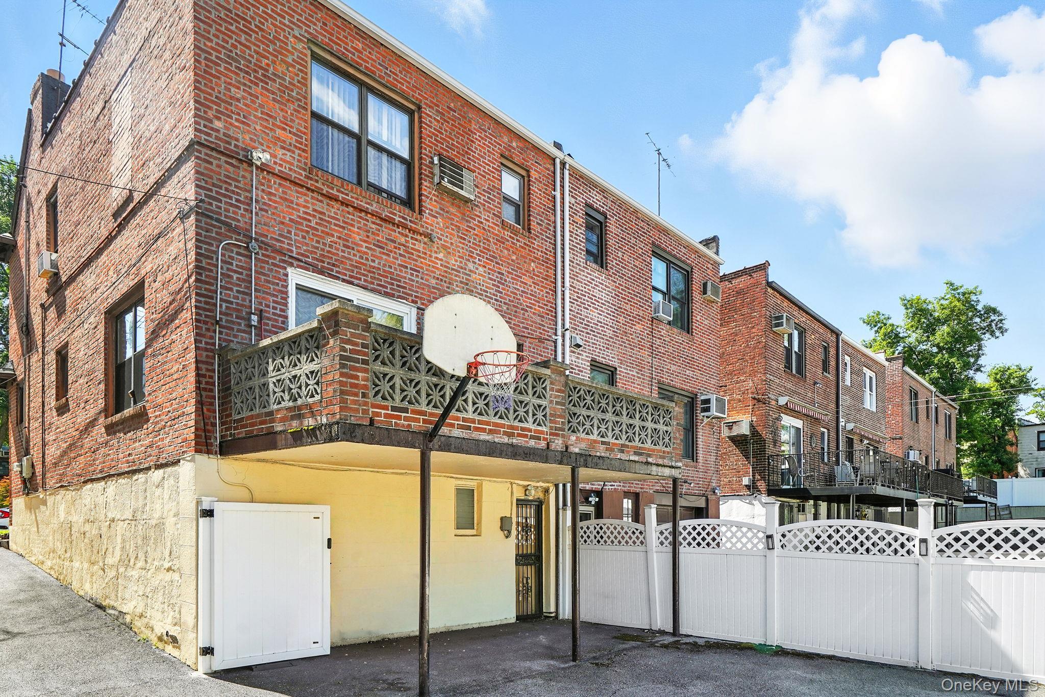 Single Family Rhinelander  Bronx, NY 10461, MLS-899341-31