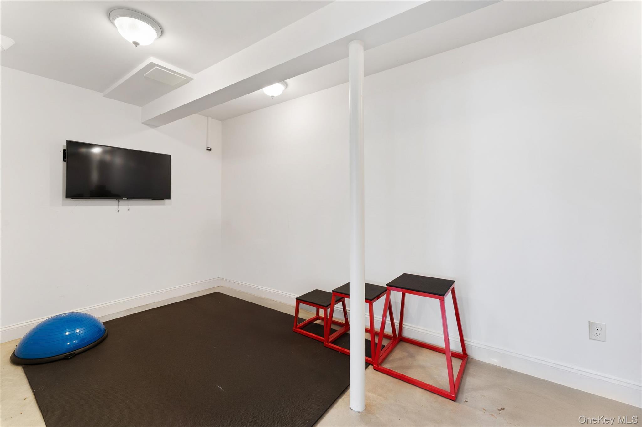 Single Family Belmont Westchester County, NY 10533, MLS-899362-34