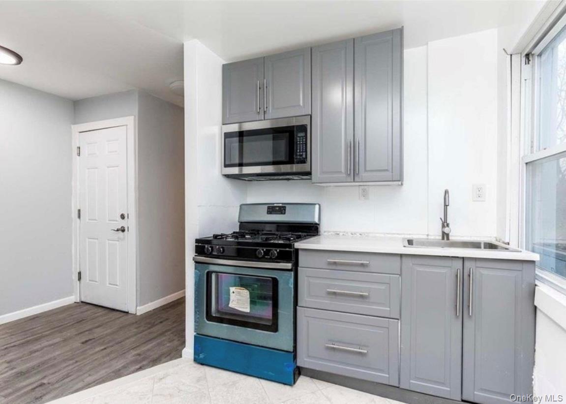 Single Family Fairview Nassau County, NY 11550, MLS-899423-5