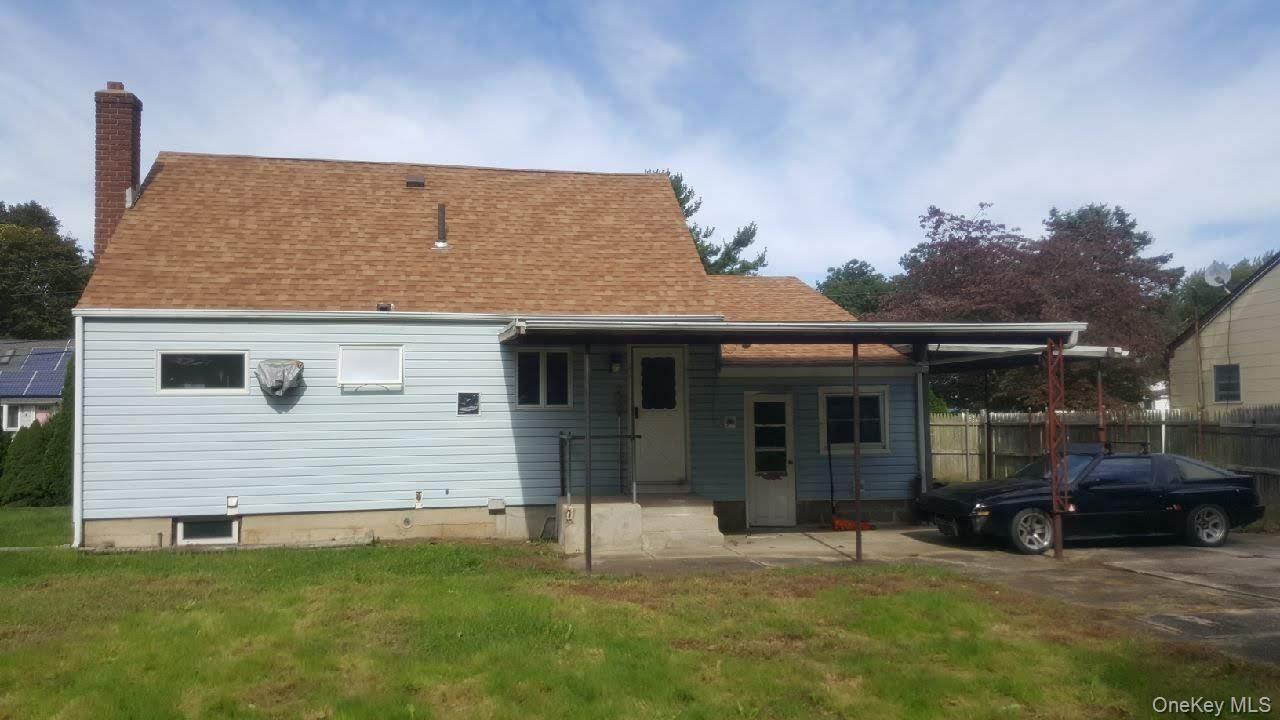 Single Family 21st  Suffolk County, NY 11706, MLS-899440-8