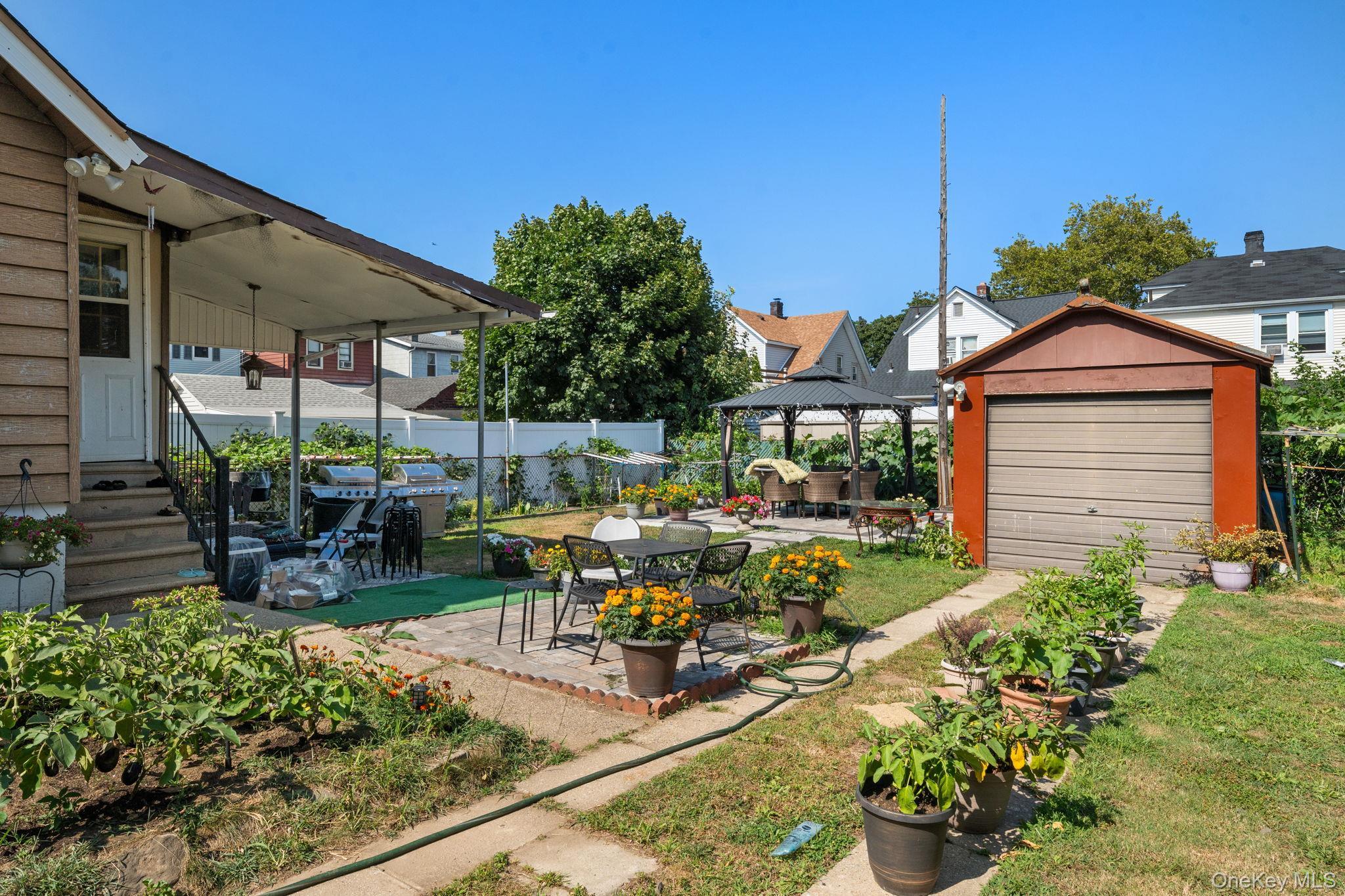 Single Family Logan  Bronx, NY 10465, MLS-899471-3