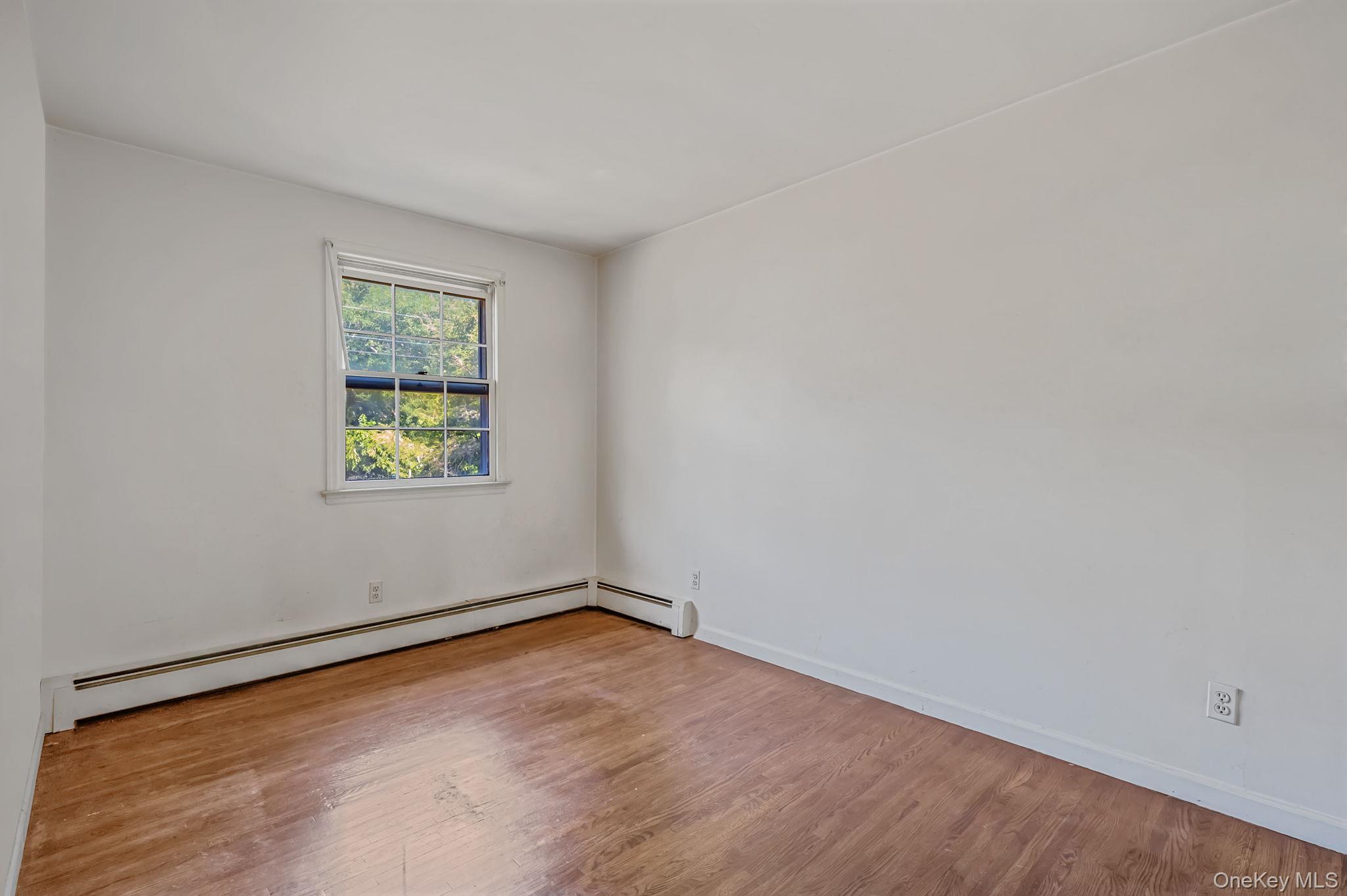 Single Family Easterly Suffolk County, NY 11946, MLS-899491-14