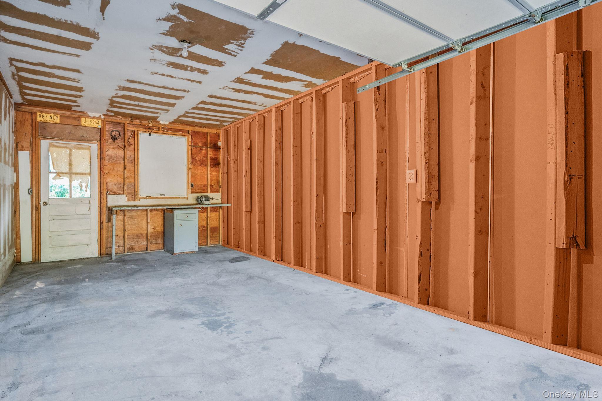 Single Family Easterly Suffolk County, NY 11946, MLS-899491-22