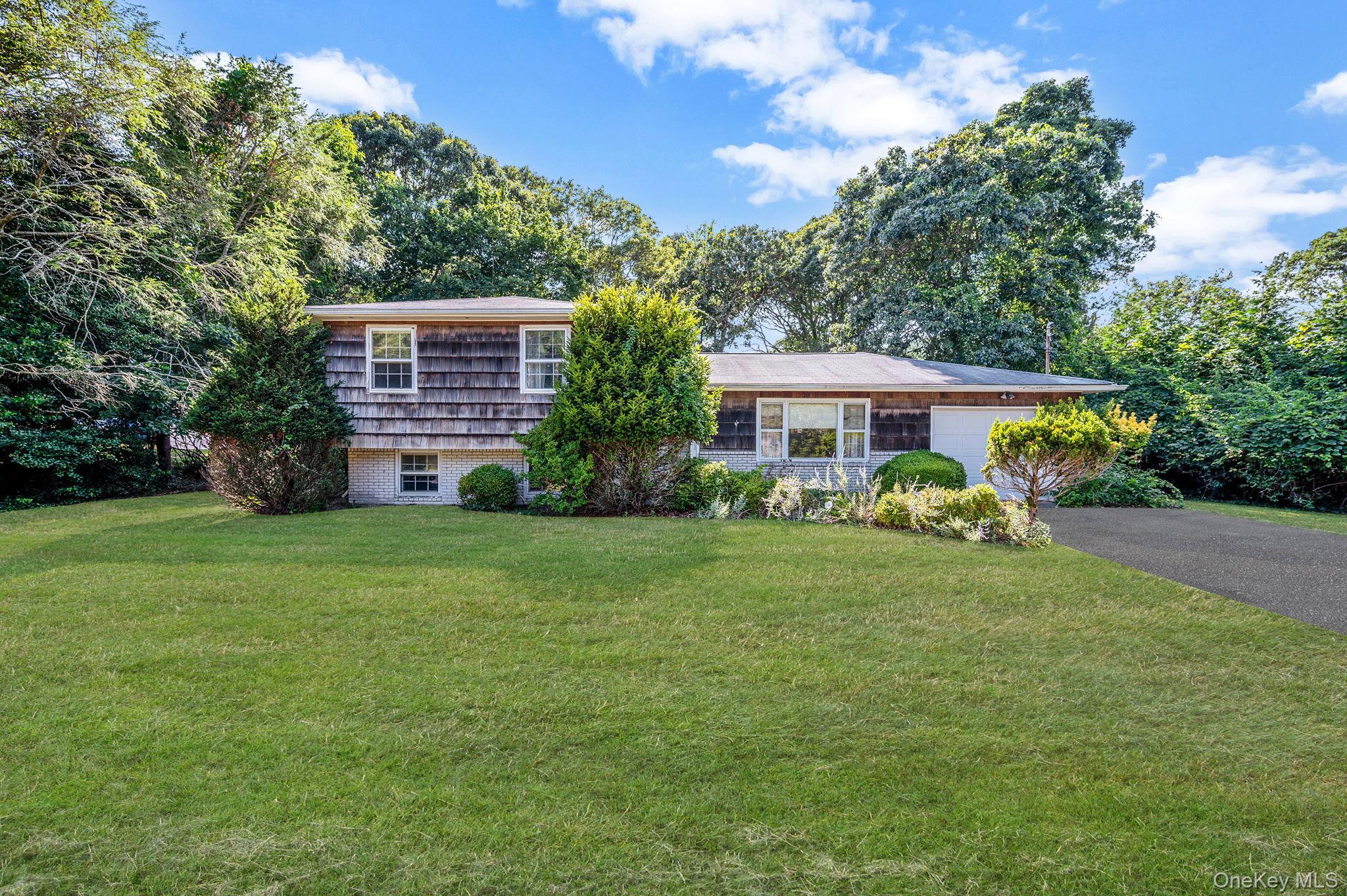 Single Family Easterly Suffolk County, NY 11946, MLS-899491-24