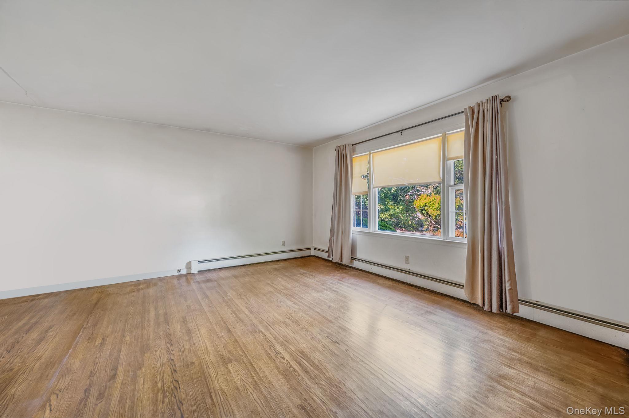 Single Family Easterly Suffolk County, NY 11946, MLS-899491-5