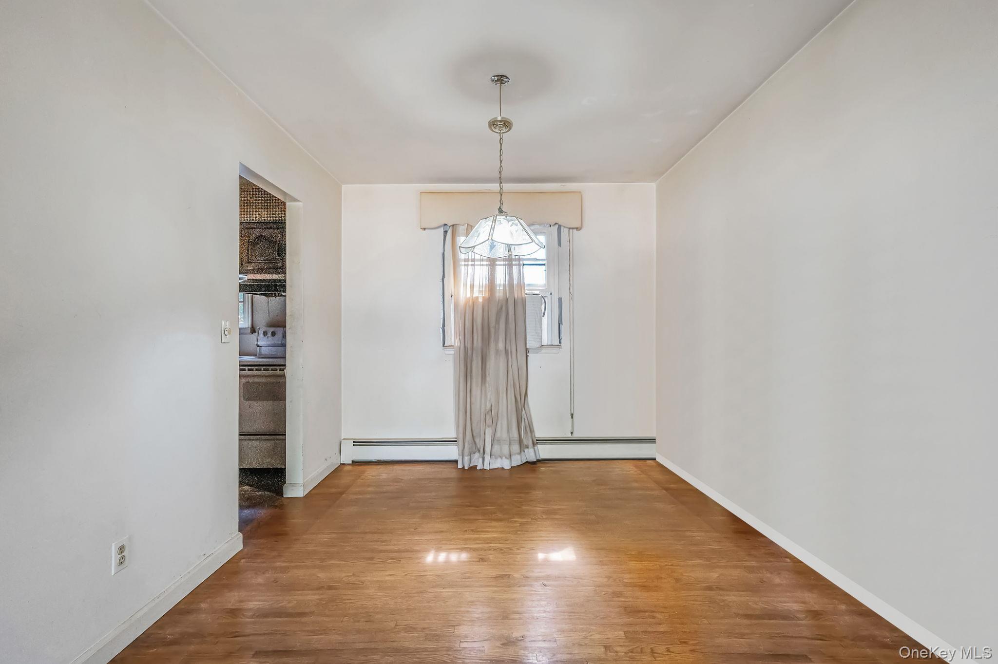 Single Family Easterly Suffolk County, NY 11946, MLS-899491-7