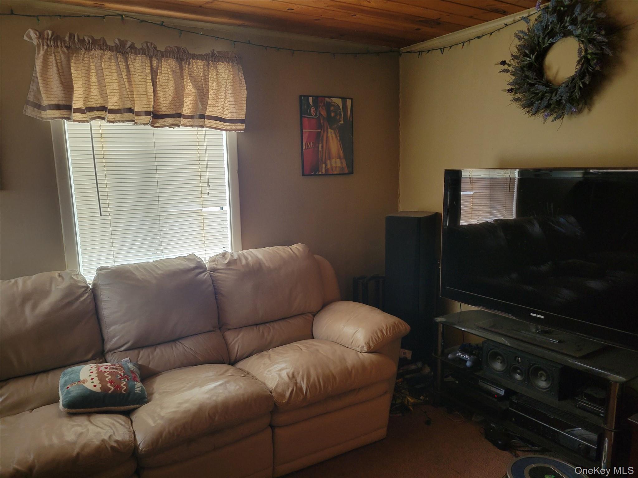 Single Family Barracuda Suffolk County, NY 11942, MLS-899505-5