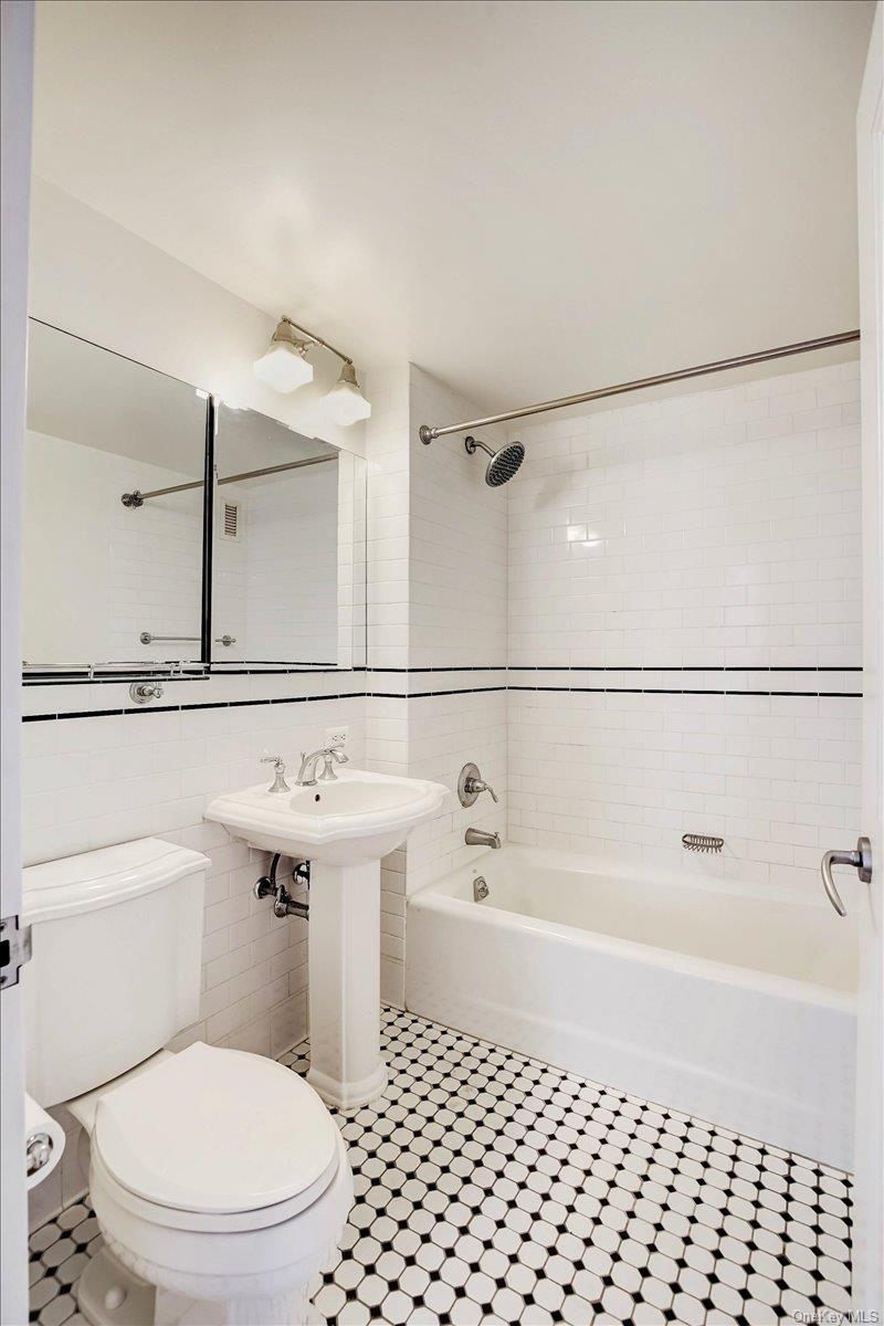Apartment 135th  Manhattan, NY 10030, MLS-899516-31