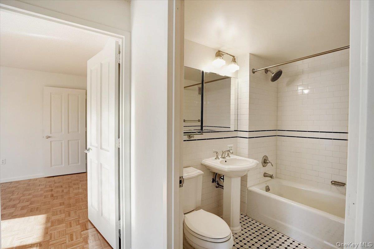 Apartment 135th  Manhattan, NY 10030, MLS-899516-32