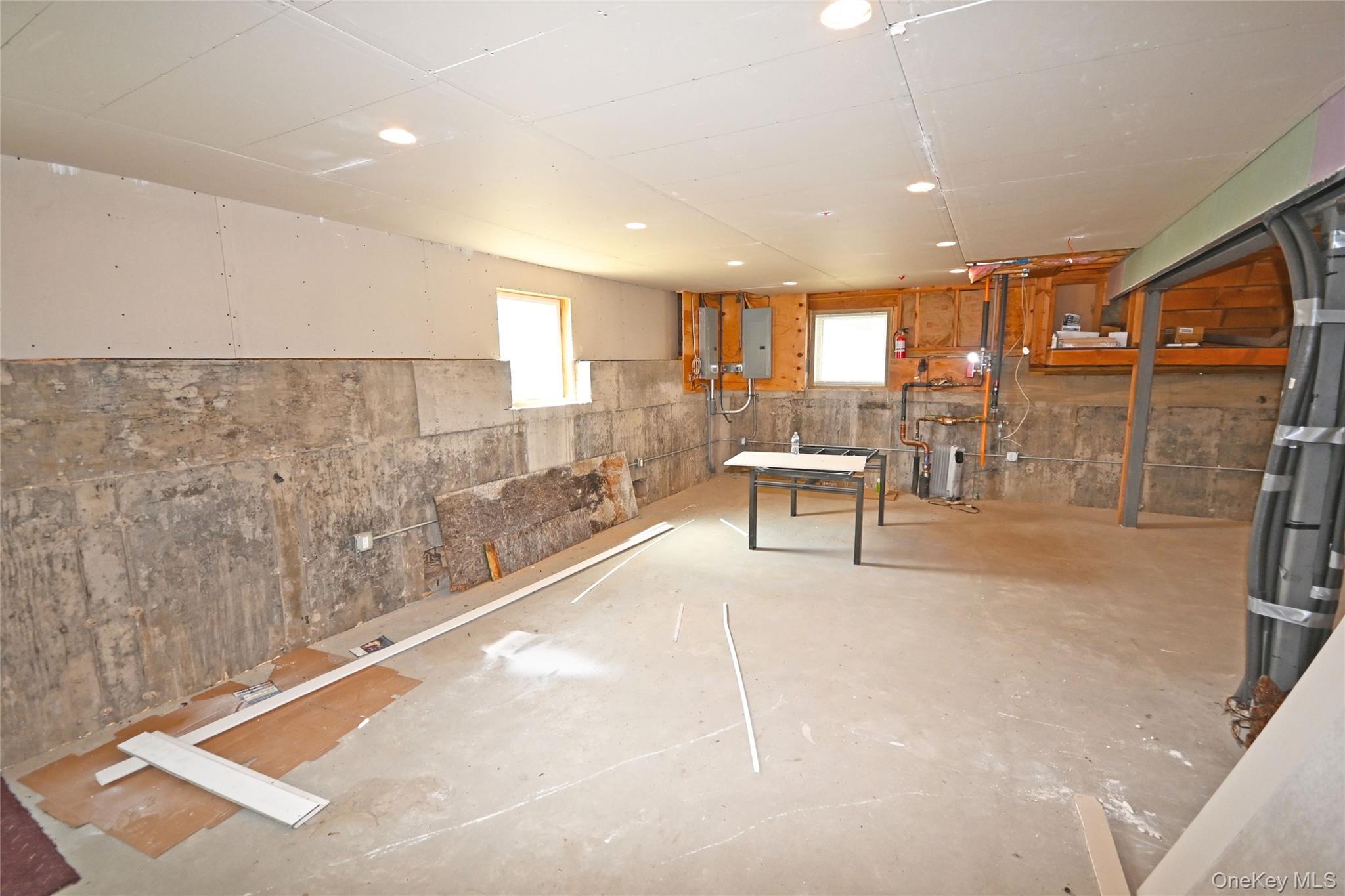 Single Family East Nassau County, NY 11518, MLS-899526-37