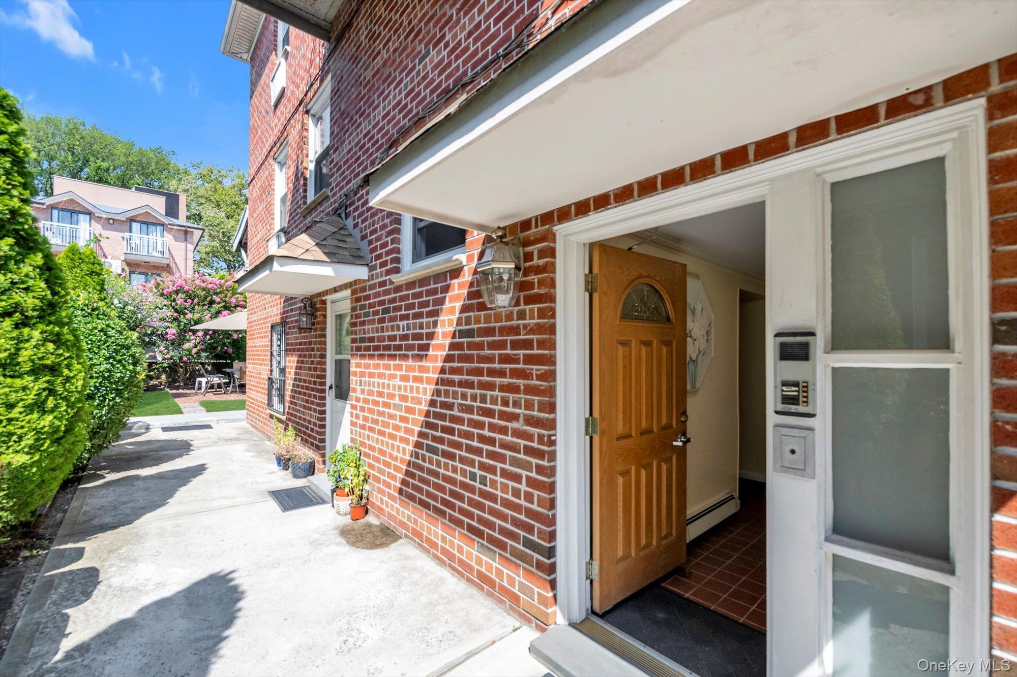 Single Family 164th Queens, NY 11365, MLS-899535-2