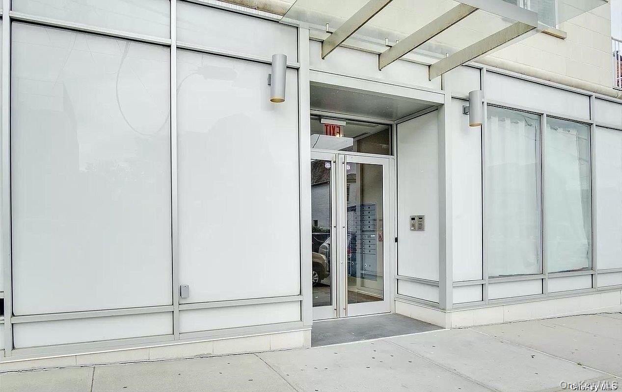 Condo Northern Queens, NY 11368, MLS-899577-2