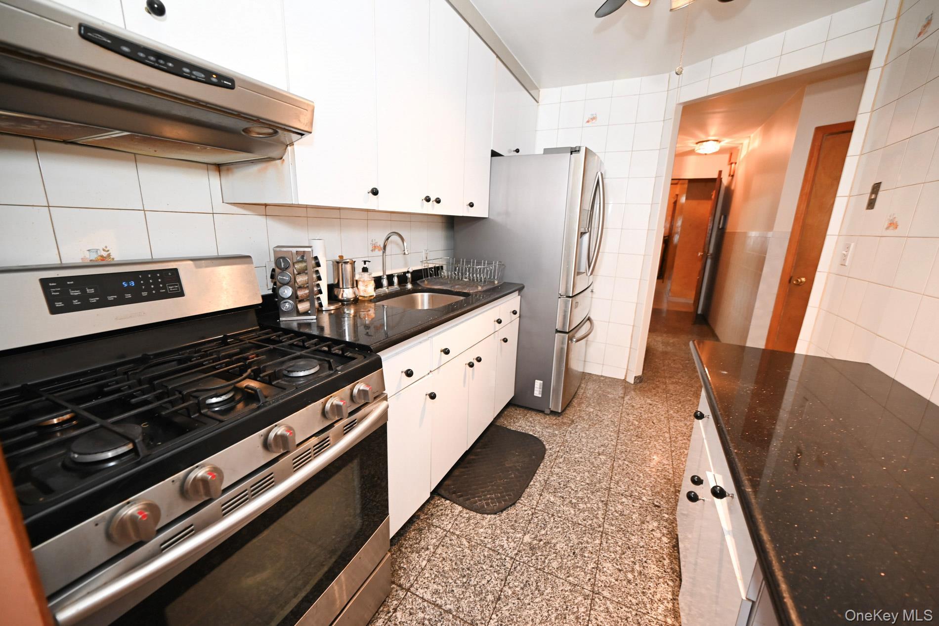 Single Family Flushing Queens, NY 11378, MLS-899607-3