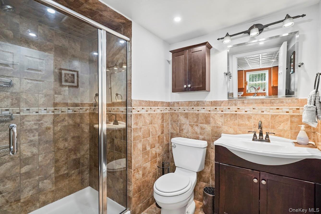 Single Family Montague Westchester County, NY 10703, MLS-899609-22