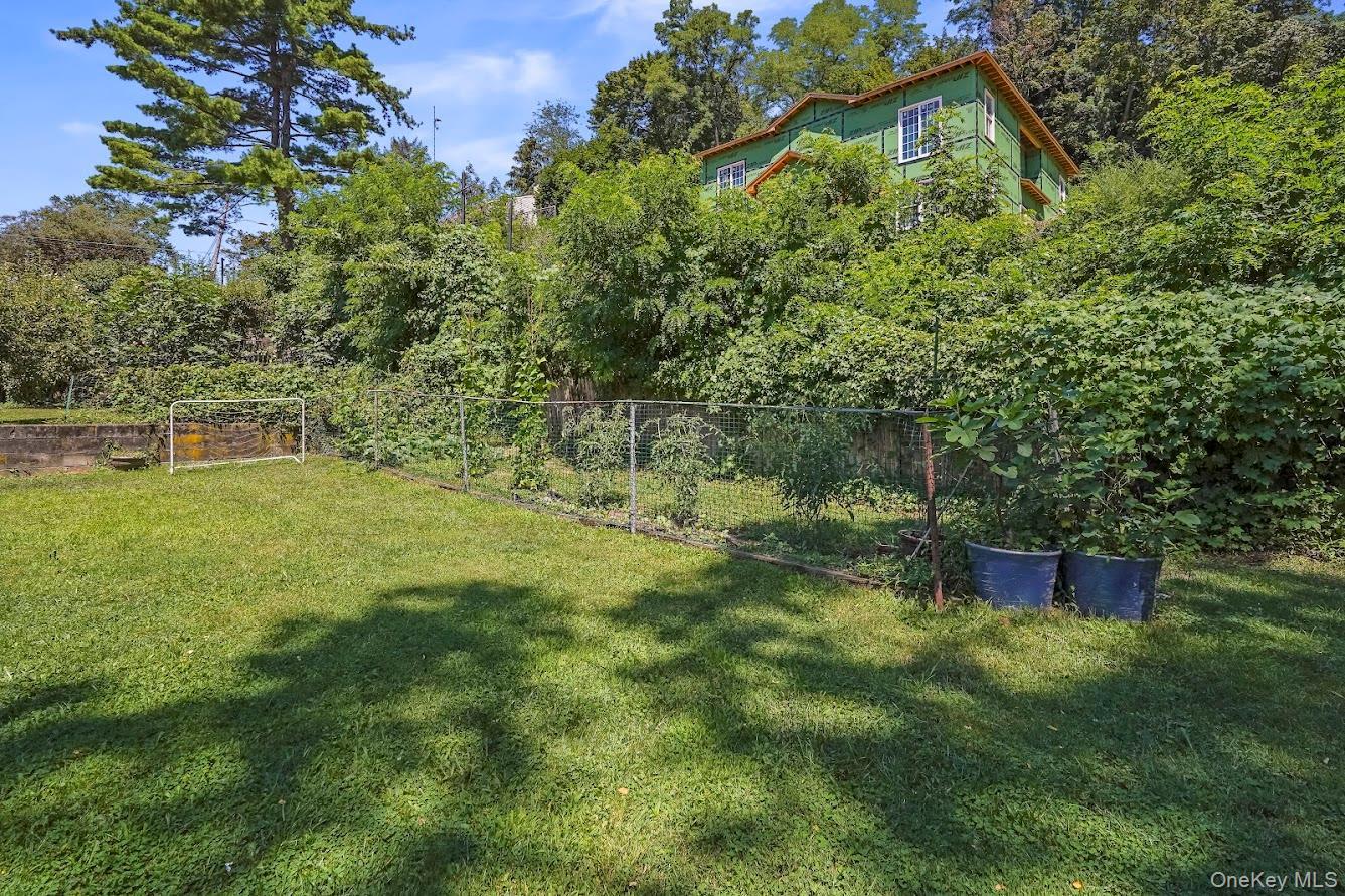 Single Family Montague Westchester County, NY 10703, MLS-899609-24