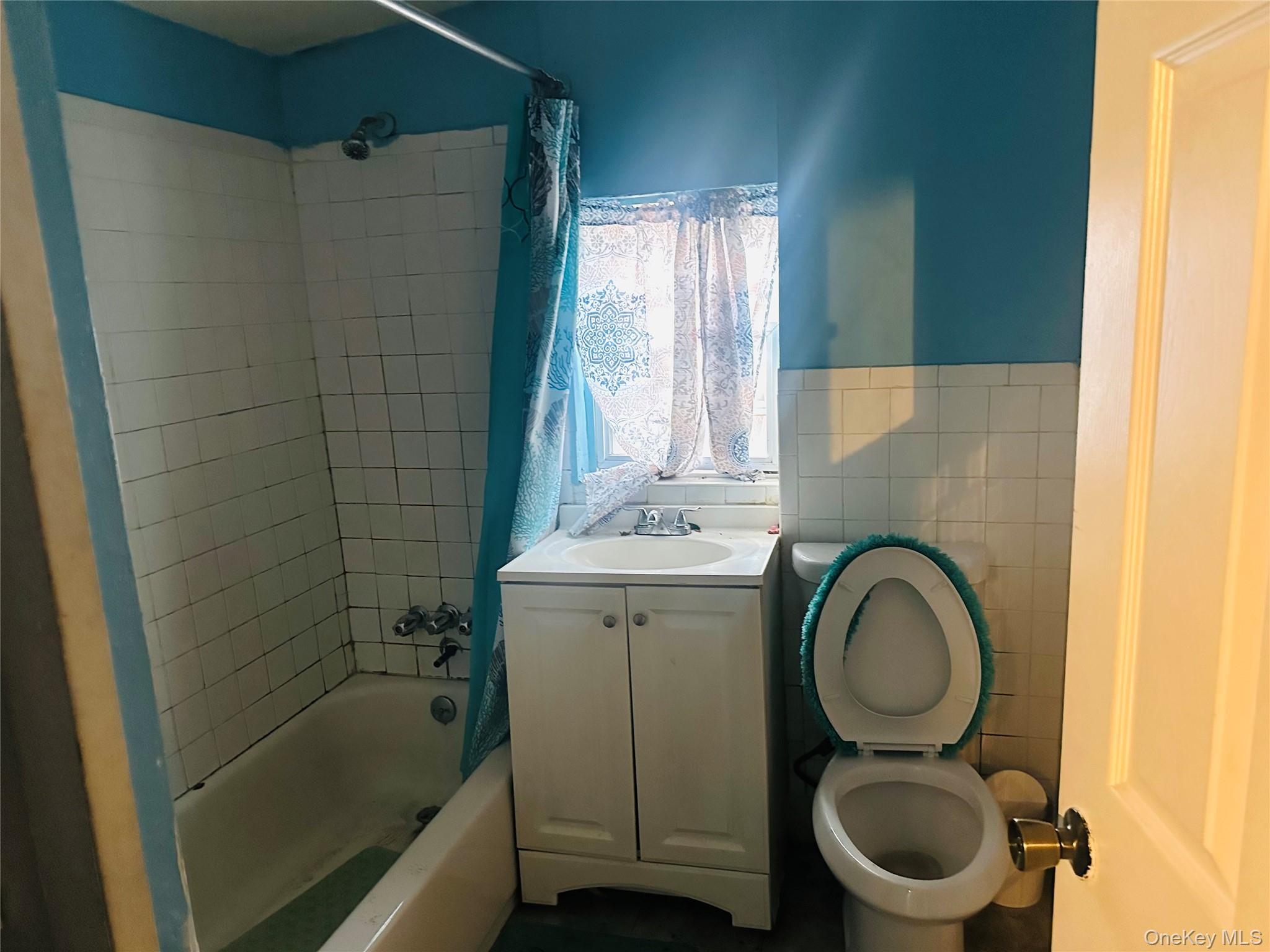 Single Family Yates  Bronx, NY 10469, MLS-899632-11