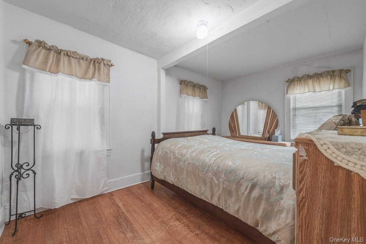 Single Family 1  Nassau County, NY 11040, MLS-899662-12