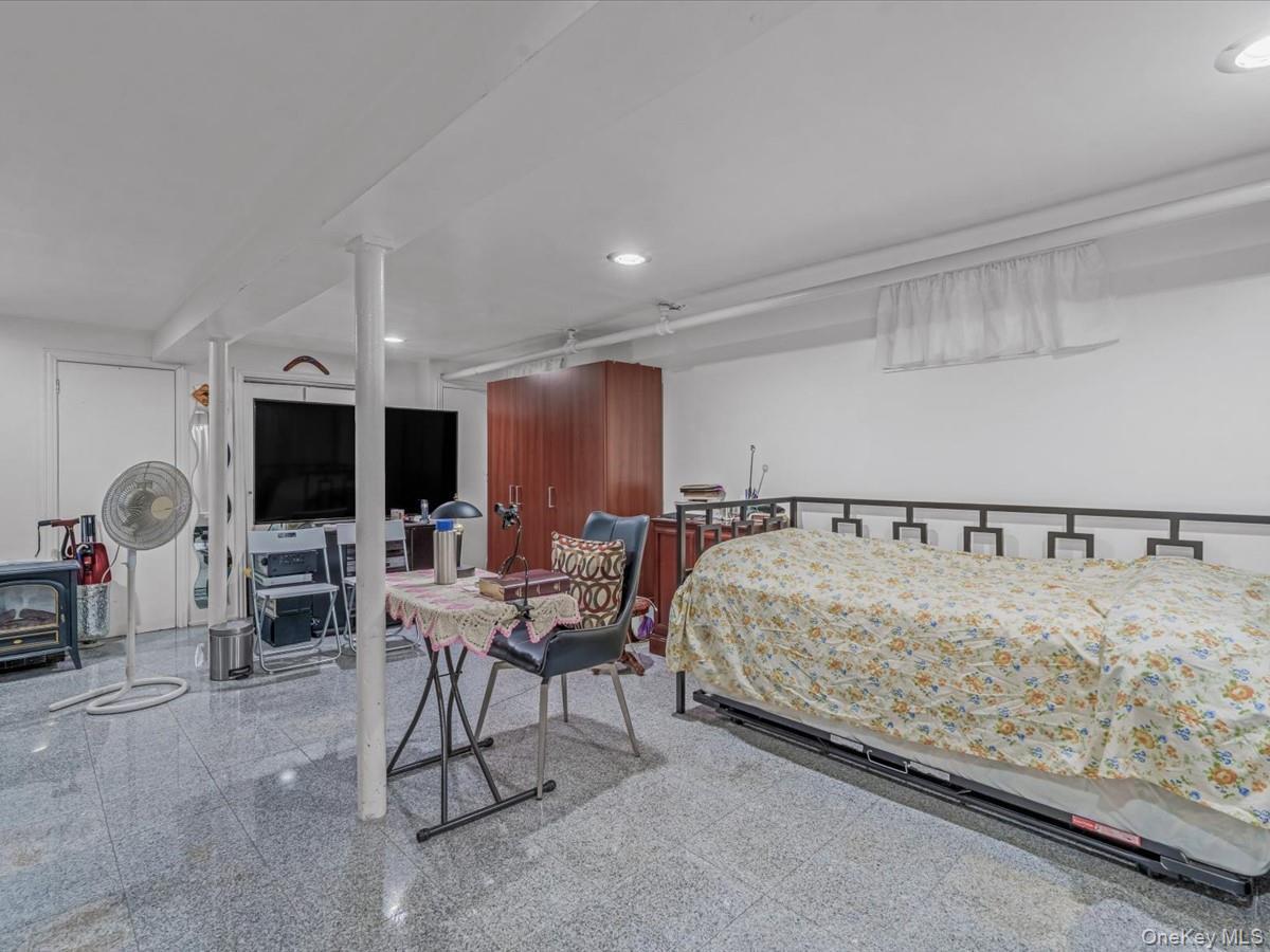 Single Family 1  Nassau County, NY 11040, MLS-899662-15