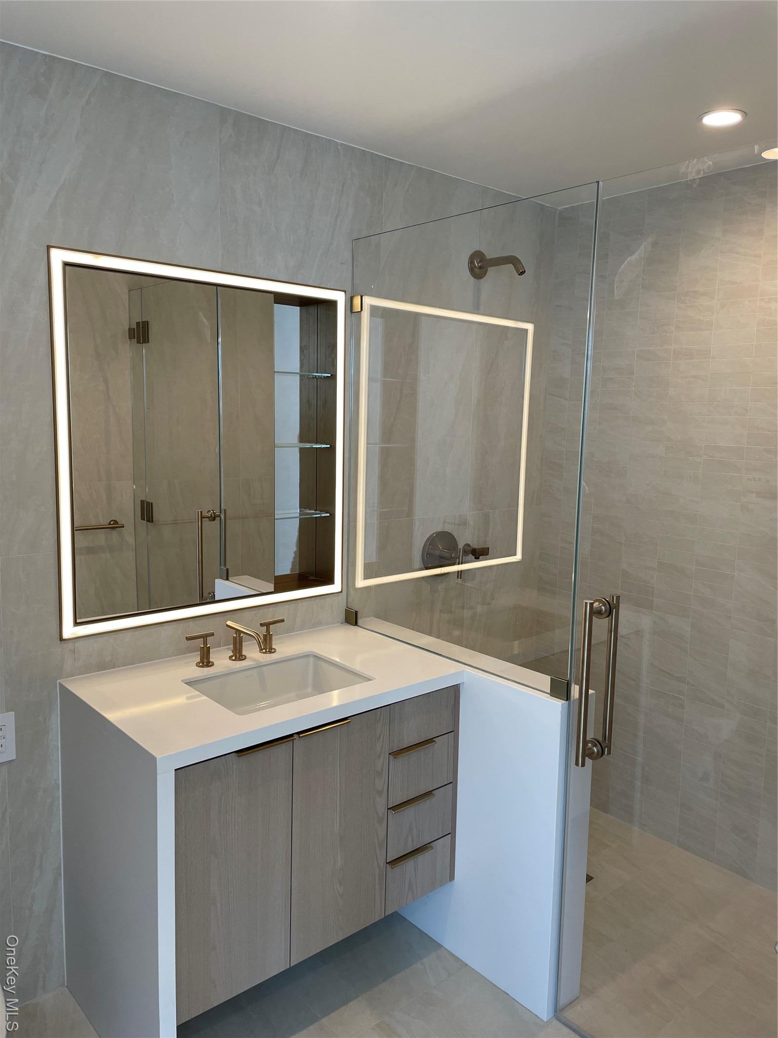 Condo Court Square W  Queens, NY 11101, MLS-899674-9
