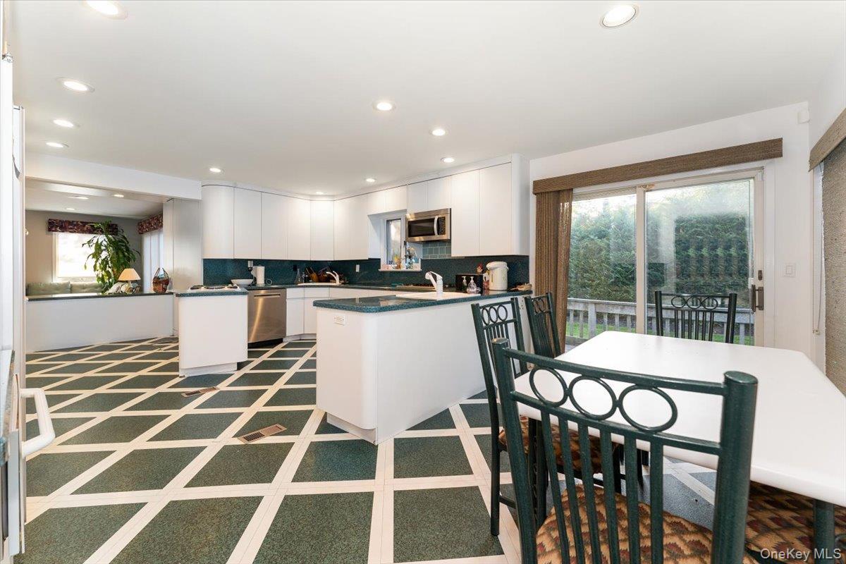 Single Family Northfield Nassau County, NY 11598, MLS-899682-6