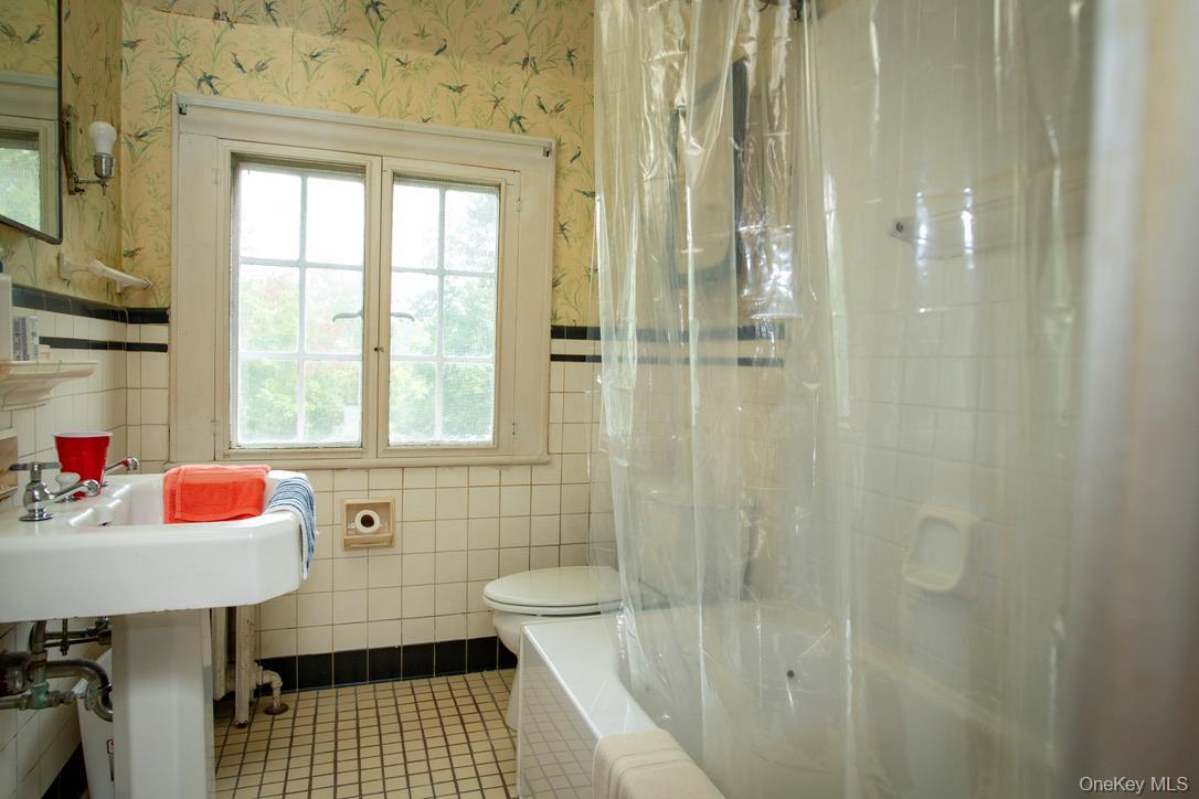 Single Family Balmville Orange County, NY 12550, MLS-899691-21