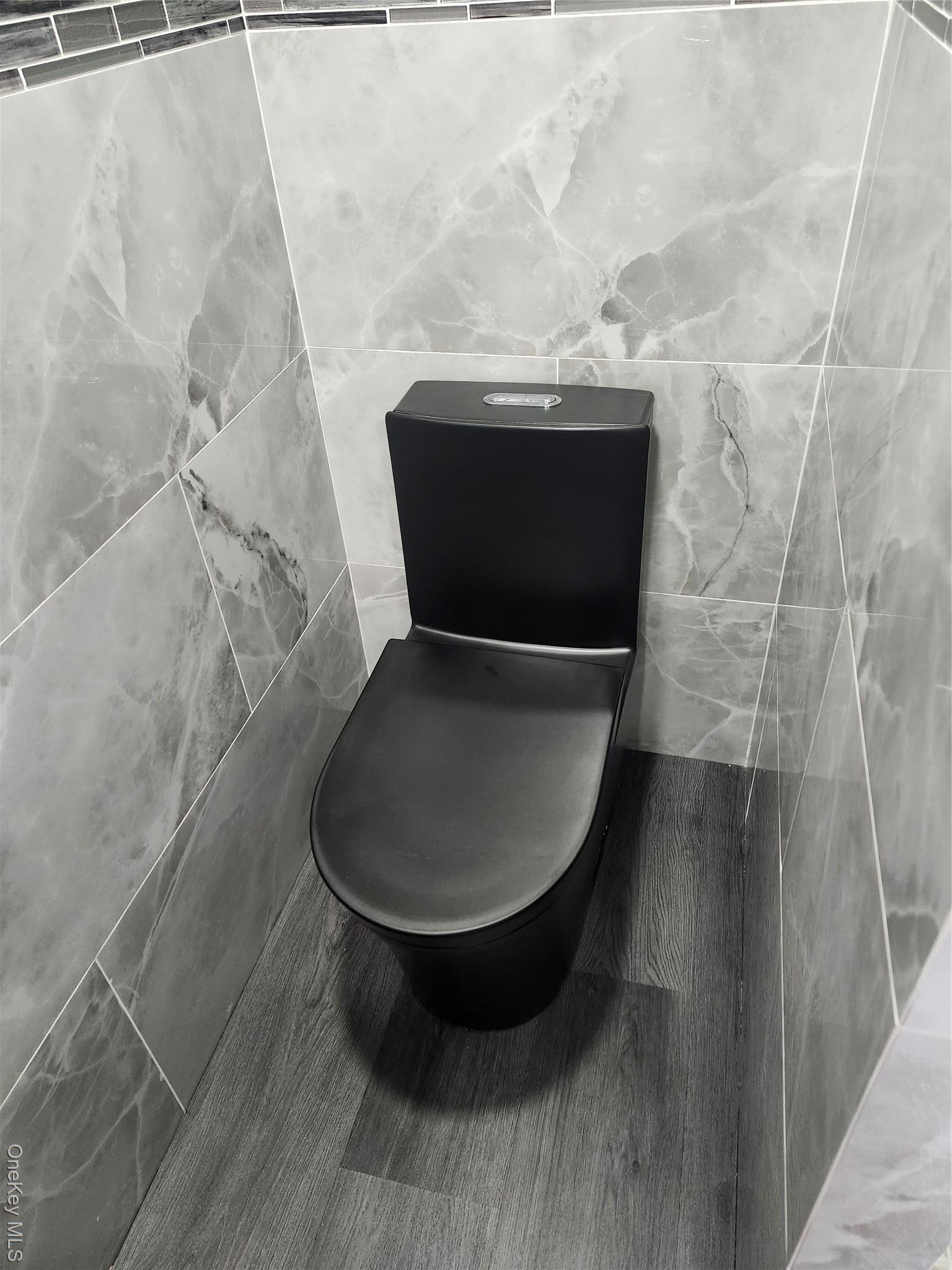 Single Family Brook Nassau County, NY 11756, MLS-899744-36