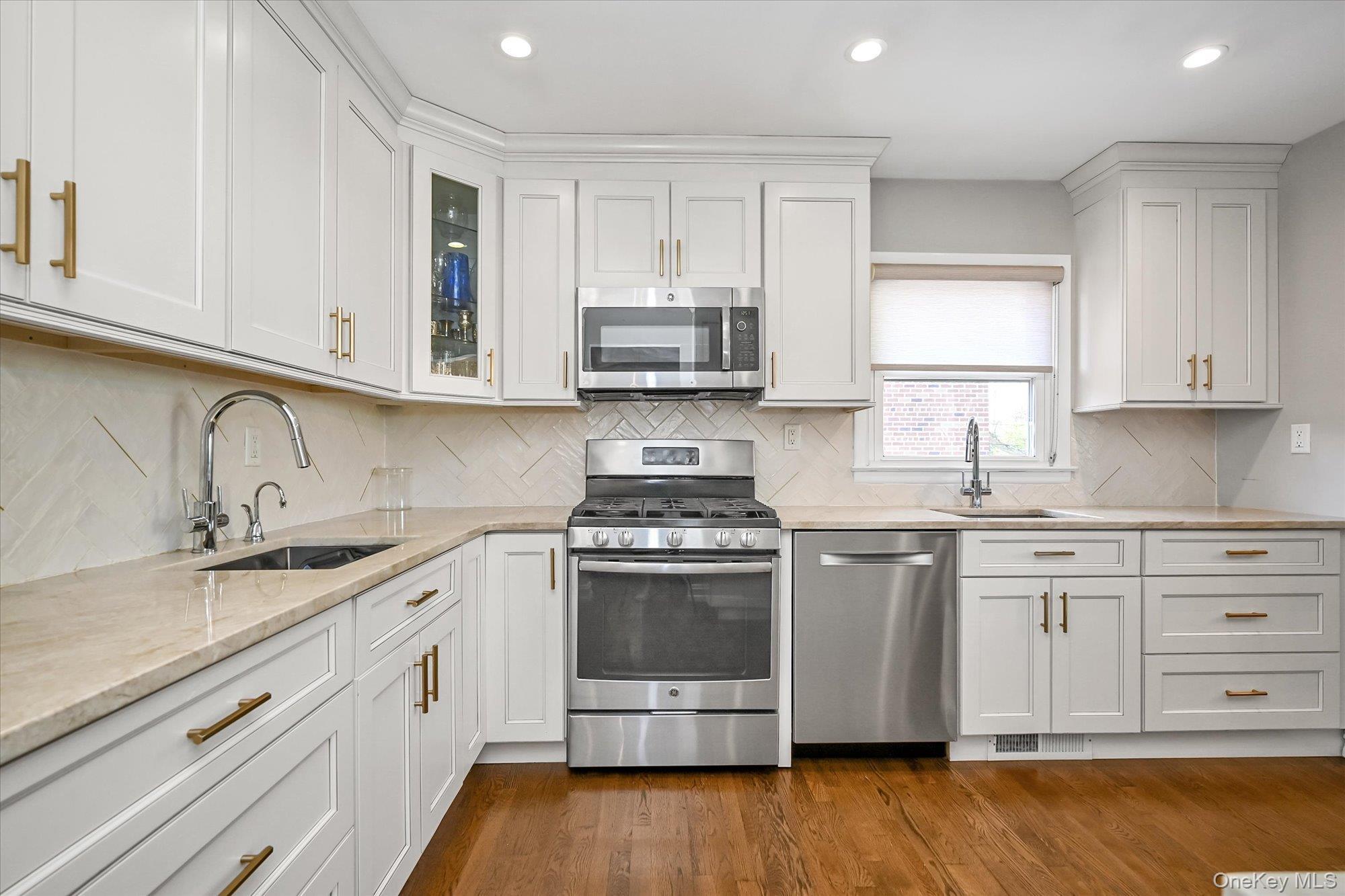 Single Family Hicksville Queens, NY 11691, MLS-899747-14