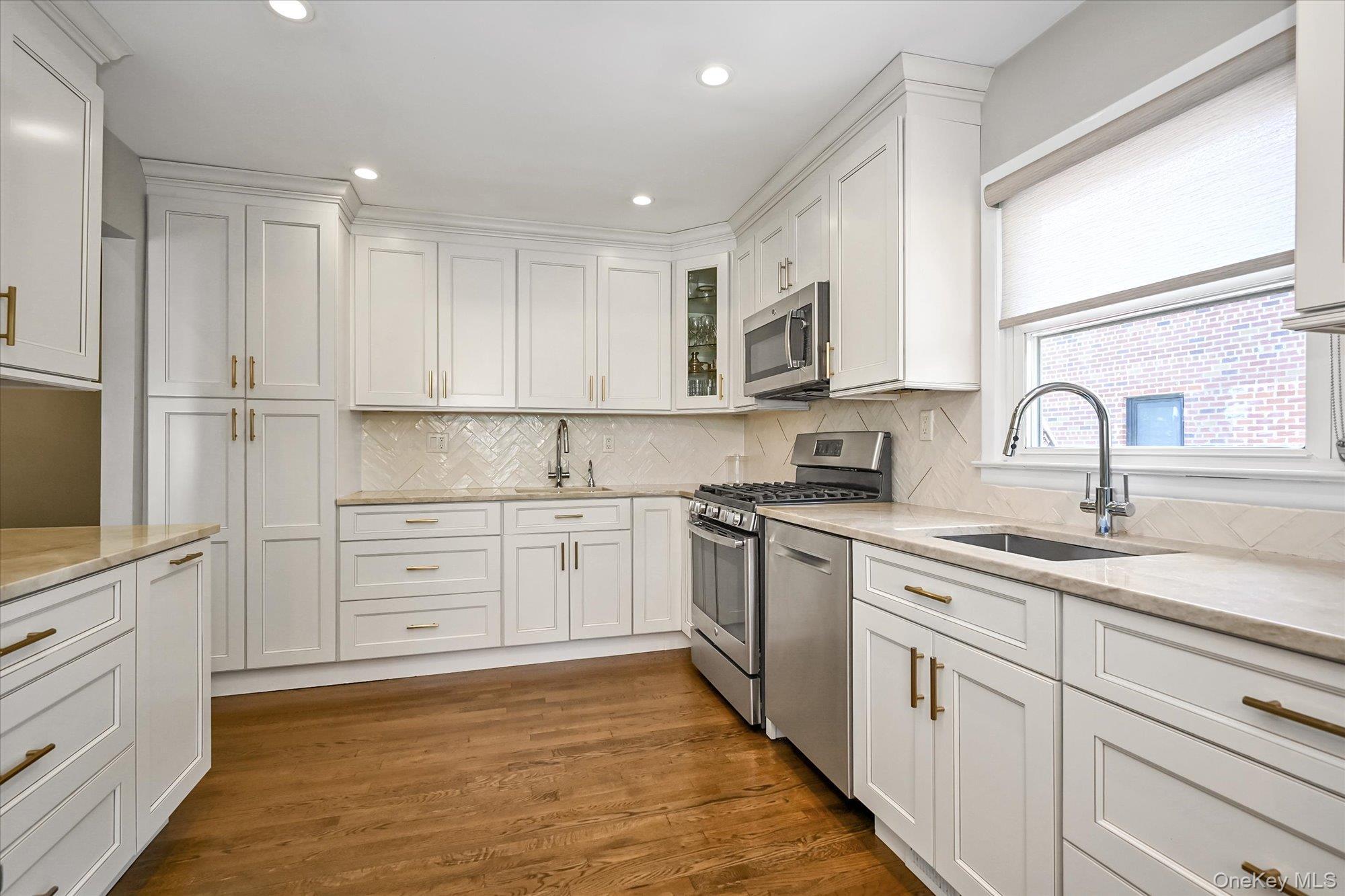 Single Family Hicksville Queens, NY 11691, MLS-899747-15