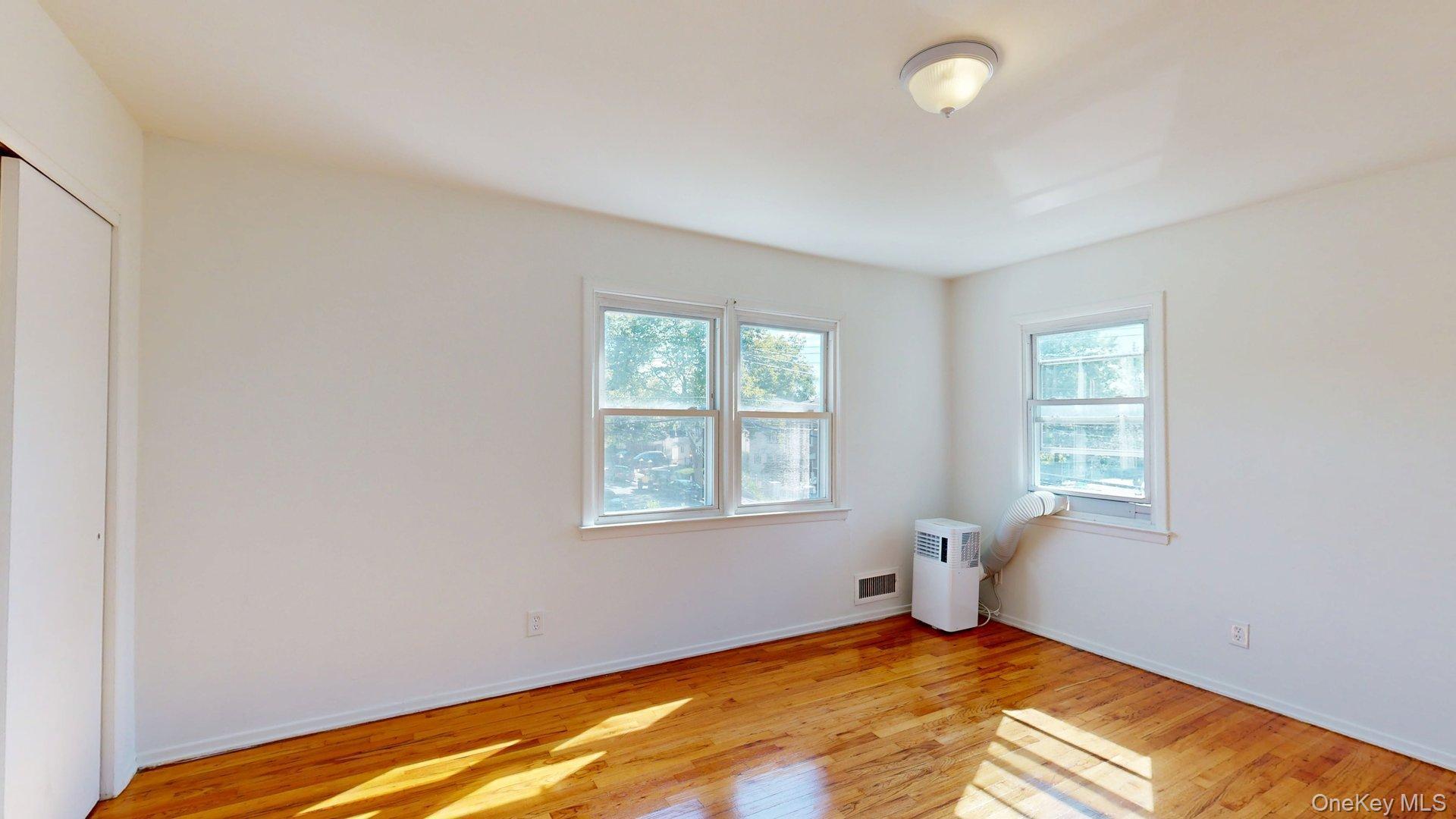 Single Family 149th  Queens, NY 11422, MLS-899756-12