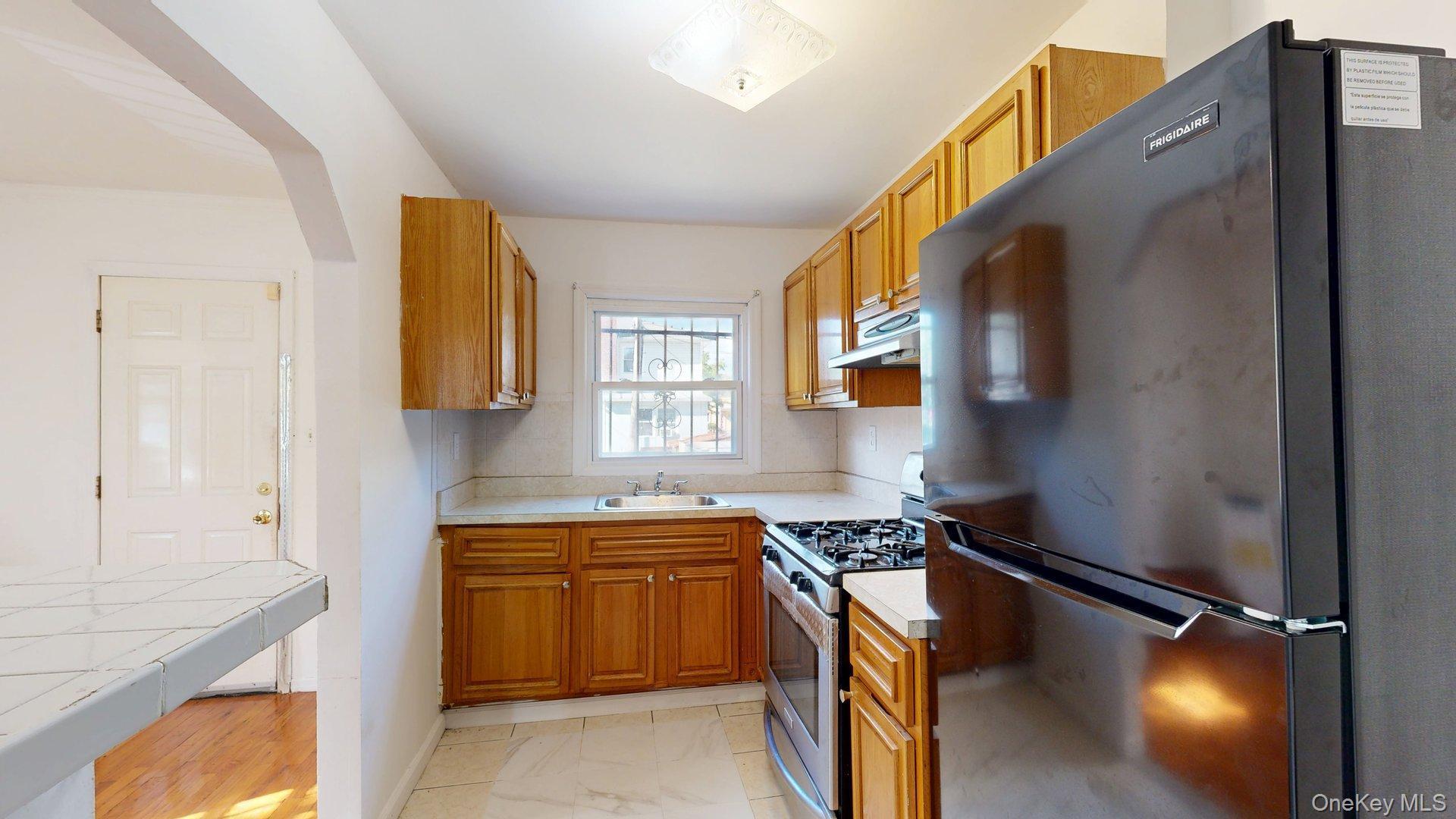 Single Family 149th  Queens, NY 11422, MLS-899756-25