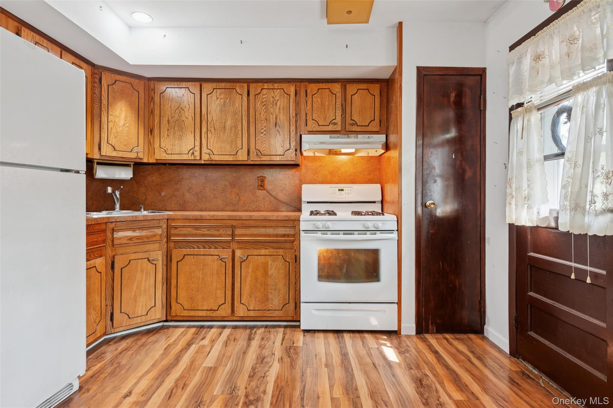 Single Family Chichester Ave Suffolk County, NY 11934, MLS-899813-4